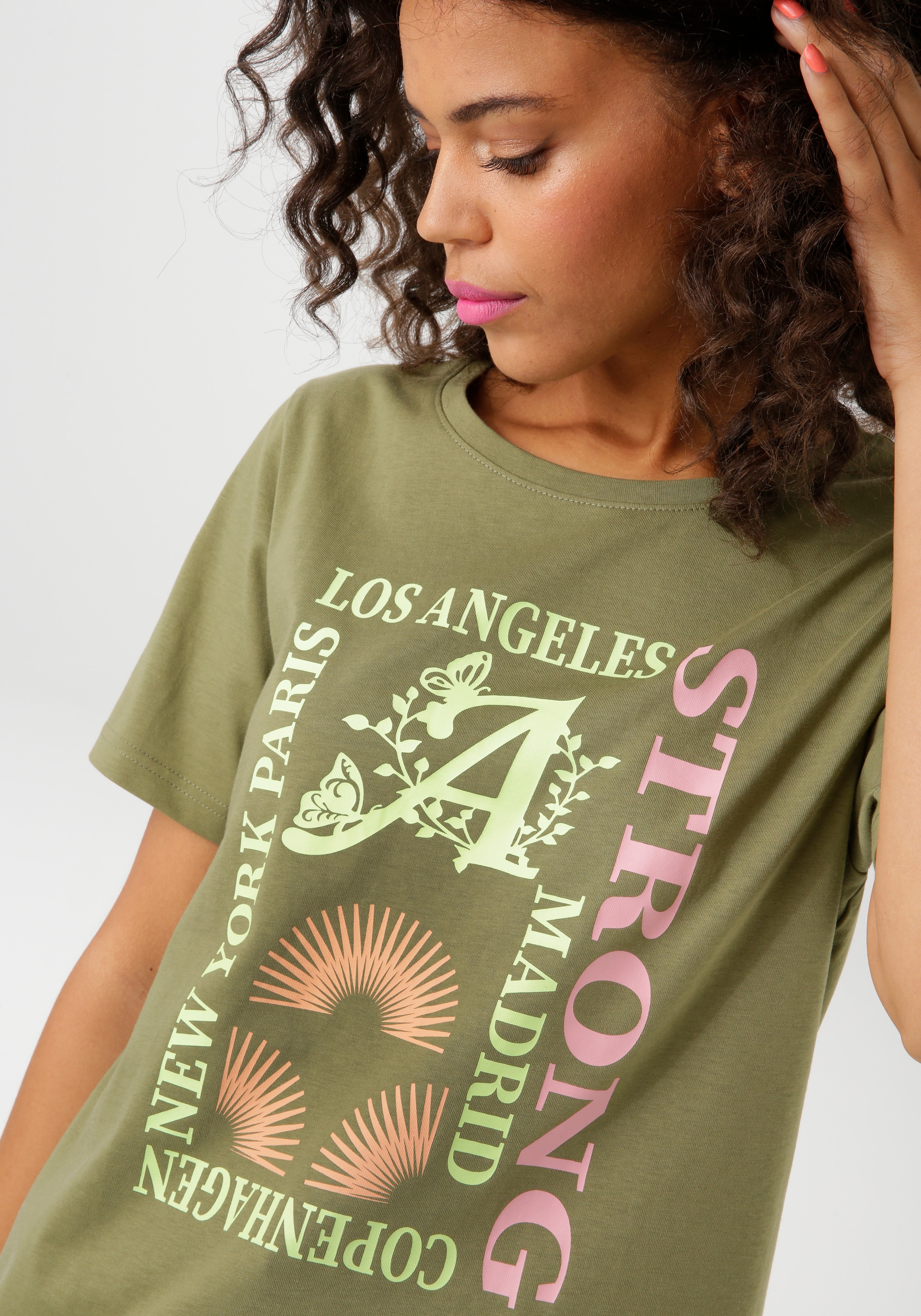 Aniston CASUAL T-Shirt, mit farbharmonischen Frontprint aus Foliendruck - NEUE KOLLEKTION