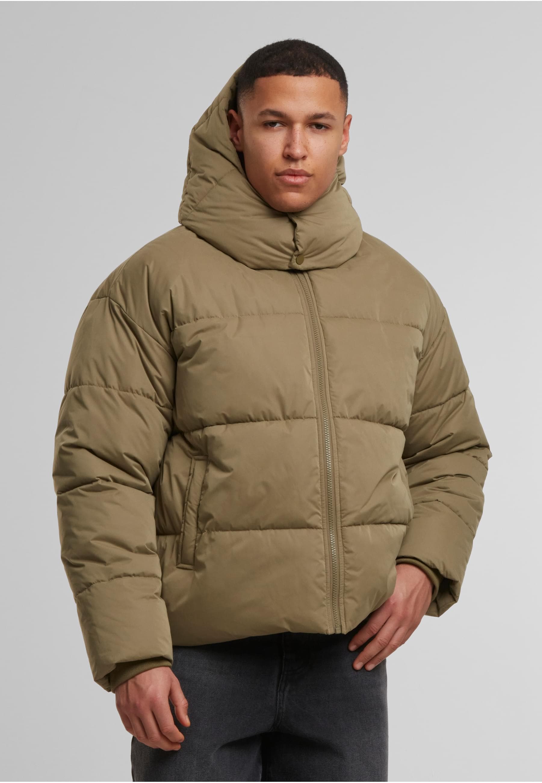URBAN CLASSICS Winterjacke »Urban Classics Puffer Jacket With Flap Hood«, (1 St.), mit Kapuze