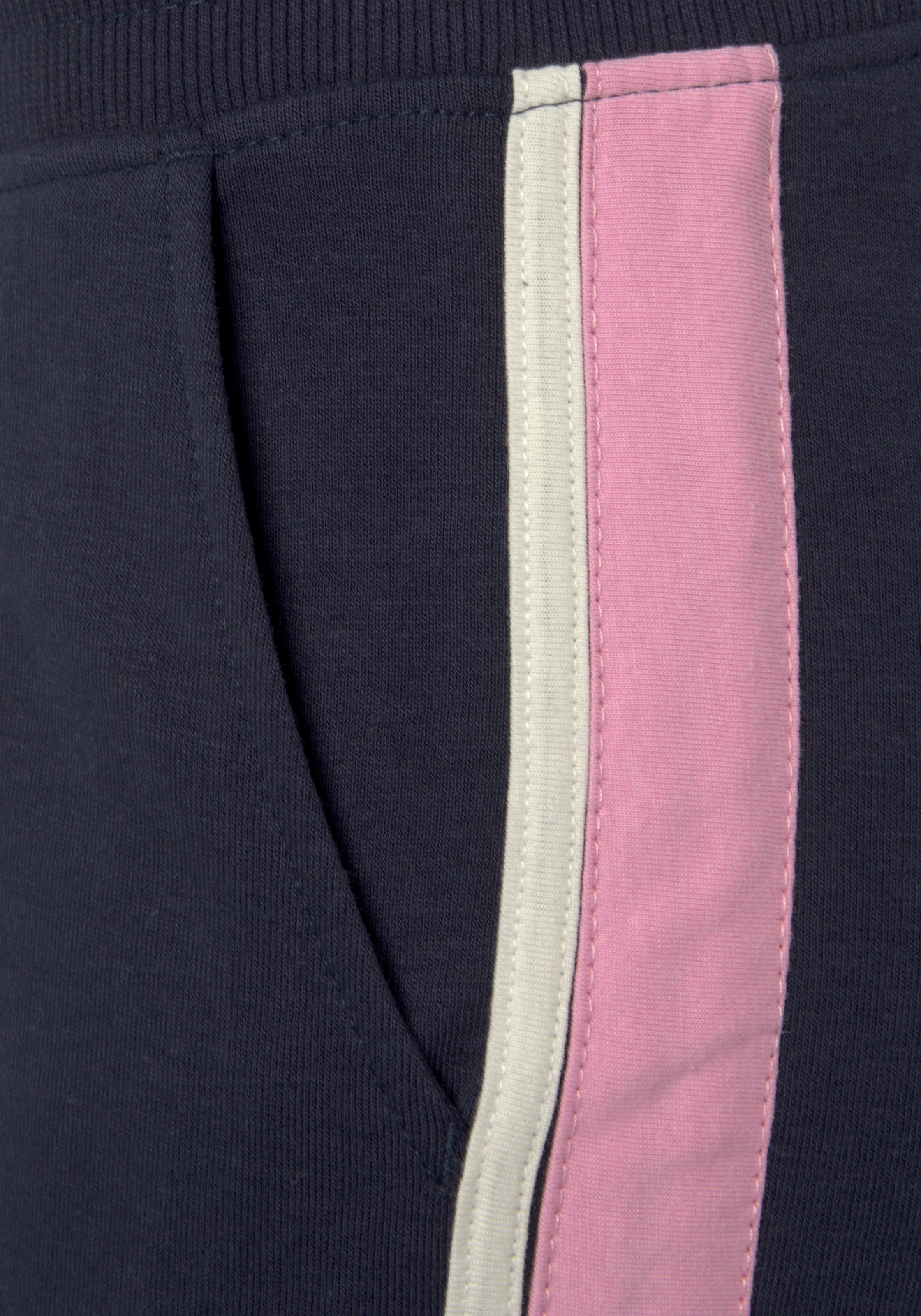Vivance Sweatshorts, (1 tlg.), mit Kontrast Einsätzen, Loungewear