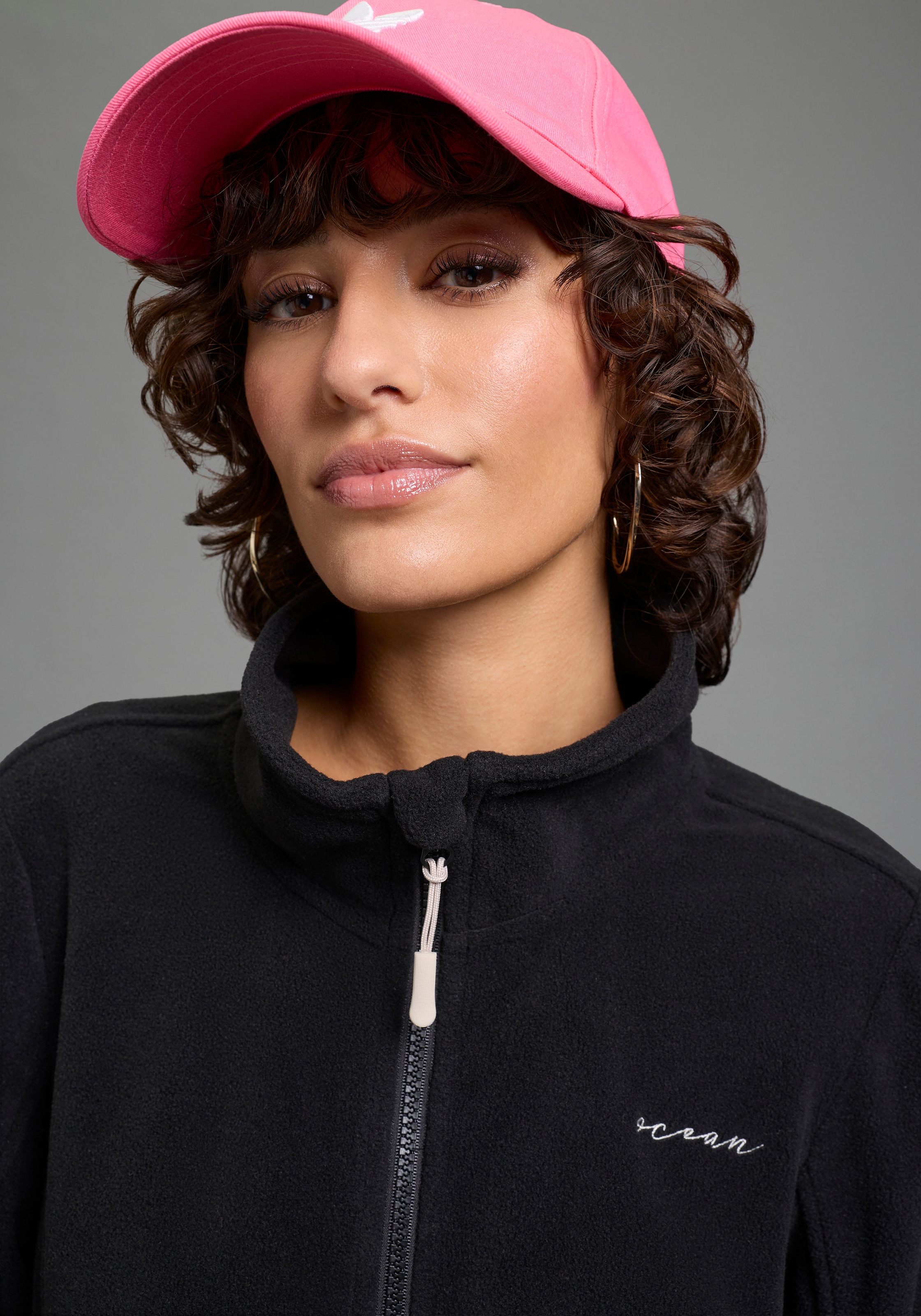 Ocean Sportswear Fleecejacke aus weichem Fleece-Material, unifarben, mit Logostickerei