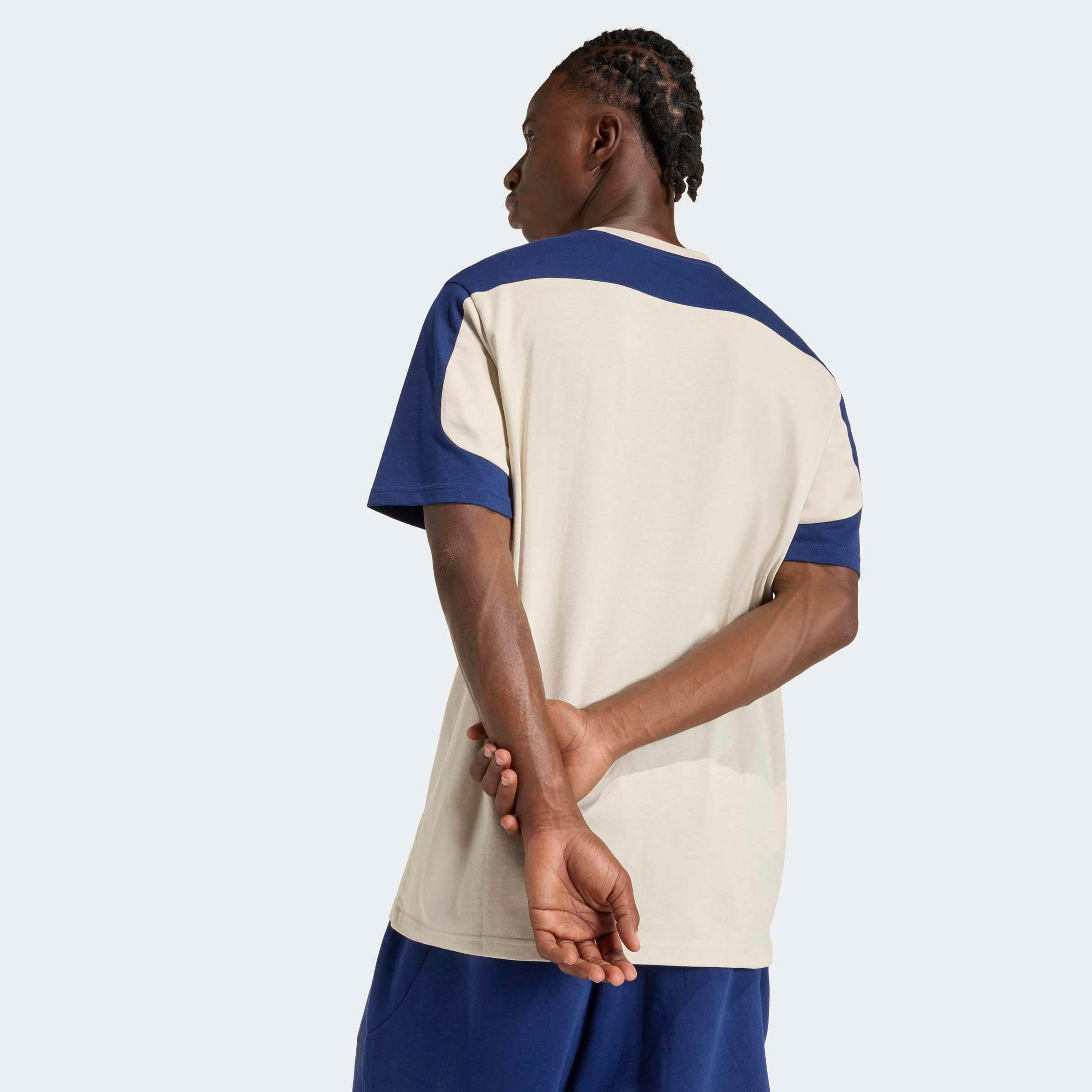 adidas Sportswear T-Shirt »COLLEGIATE« sportlicher Stil, klassischer Rundhalsausschnitt, ohne Verschluss