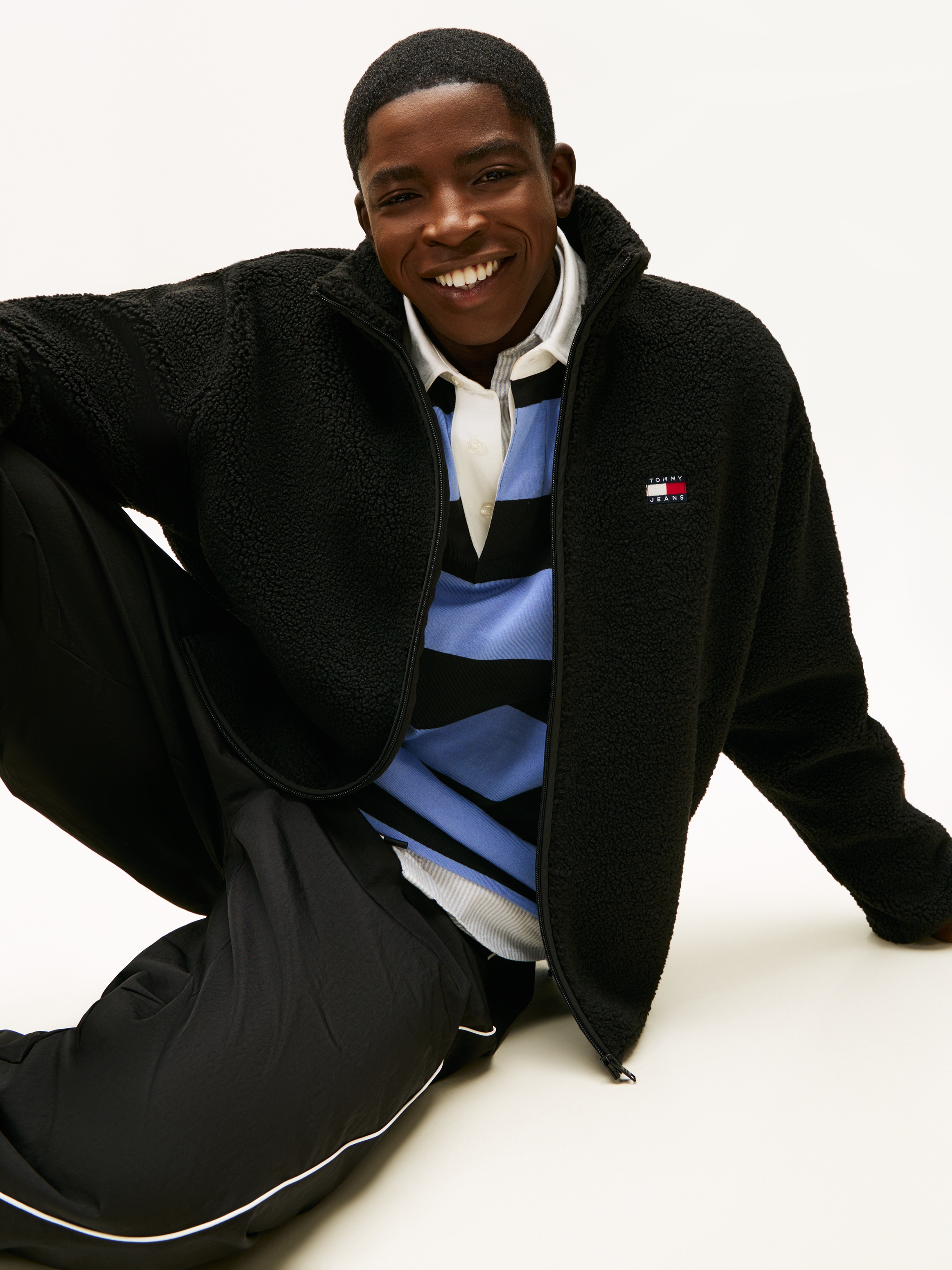 Tommy Jeans Fleecejacke »TJM BADGE TEDDY« Stehkragen, regular fit, Teddyfleece