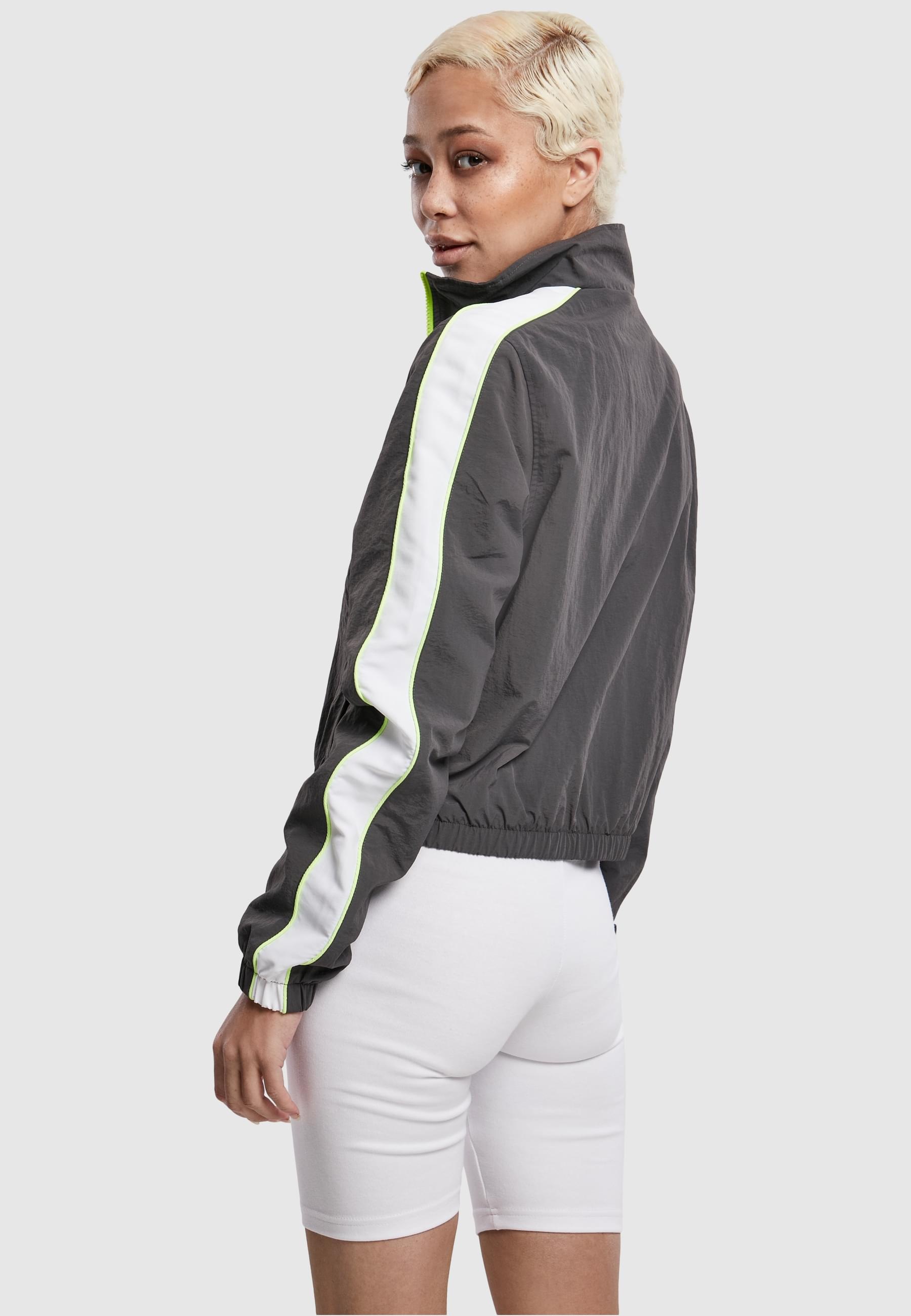 URBAN CLASSICS Allwetterjacke »Urban Classics Damen Ladies Short Piped Track Jacket«, (1 St.), ohne Kapuze