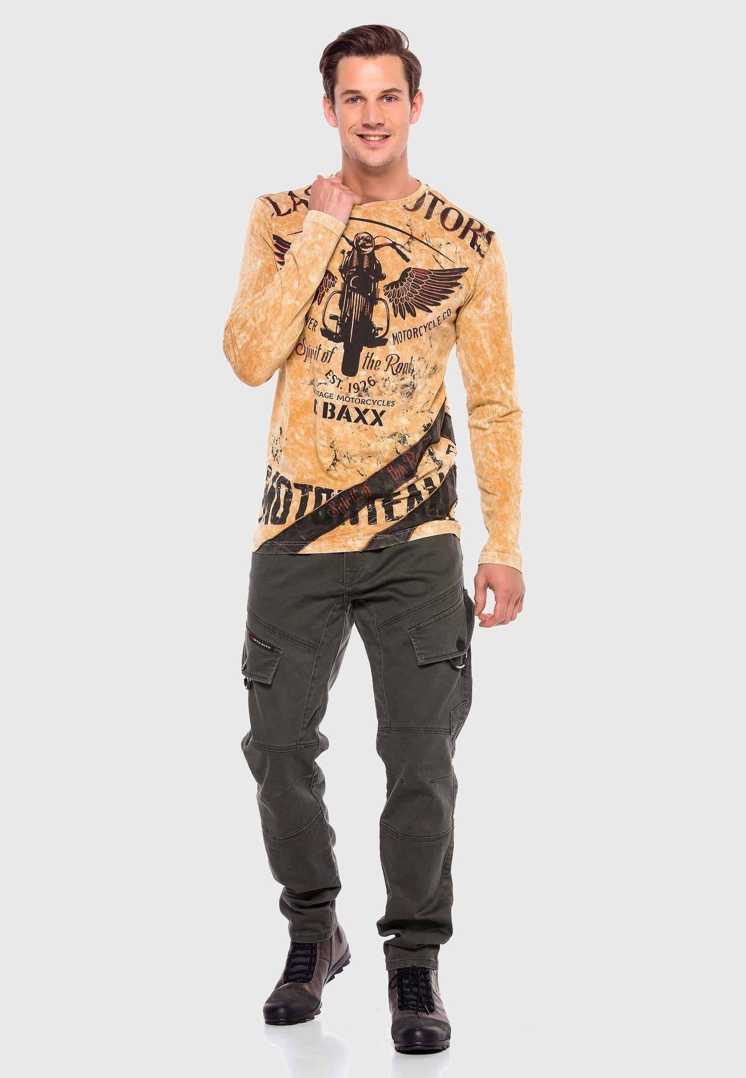 Cipo & Baxx T-Shirt »Langarmshirt«, mit modischem Print