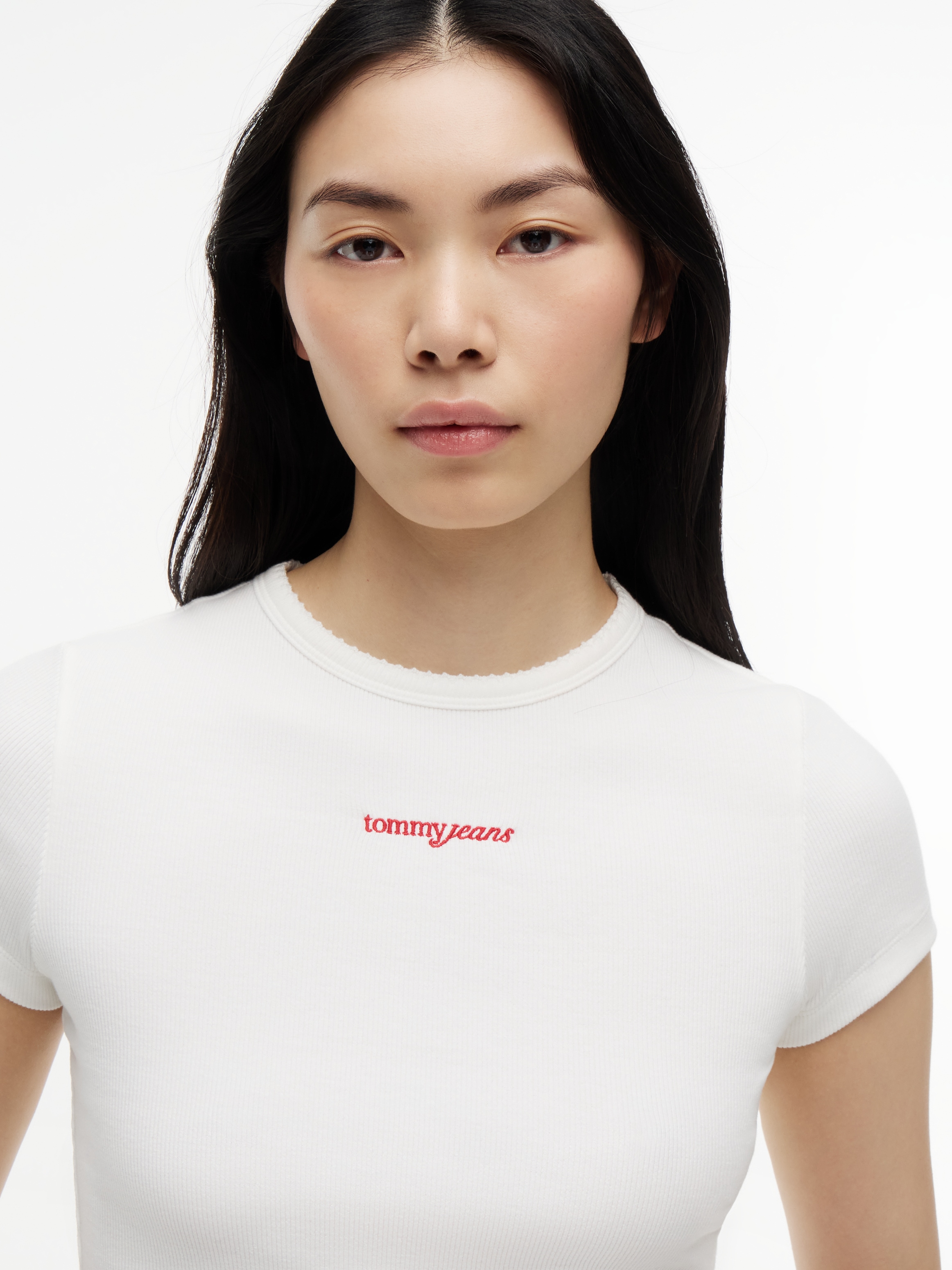 Tommy Jeans Kurzarmshirt »TJW SLIM SCRIPT RIB SS TEE« Baumwollmischung, slim fit, in gerippter Struktur