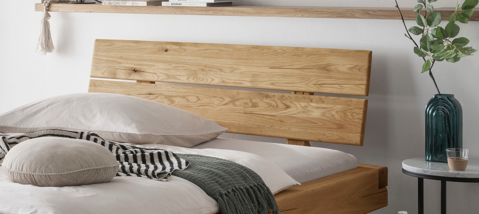 Home affaire Massivholzbett »Ultima«, aus Holz in Balken-Optik mit Y-Bein aus Metall