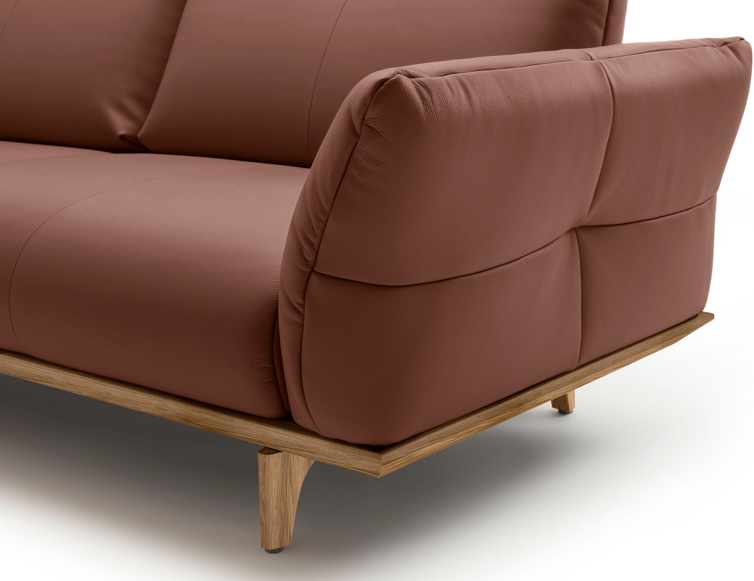 Creation BY ROLF BENZ 3,5-Sitzer »CR.460«, Sockel und Füße in Nussbaum, Breite 228 cm