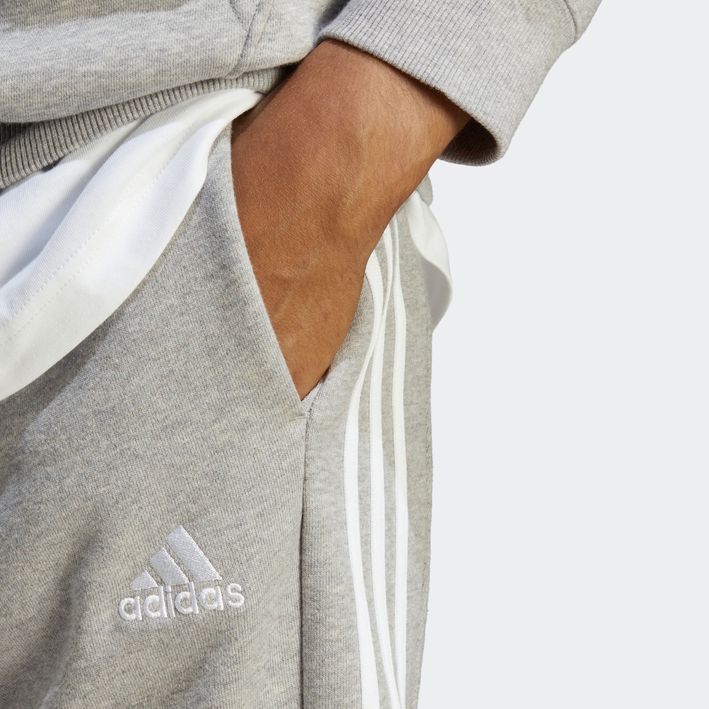 adidas Sportswear Sporthose »ESSENTIALS FRENCH TERRY TAPERED CUFF 3STREIFEN HOSE«, (1 tlg.)