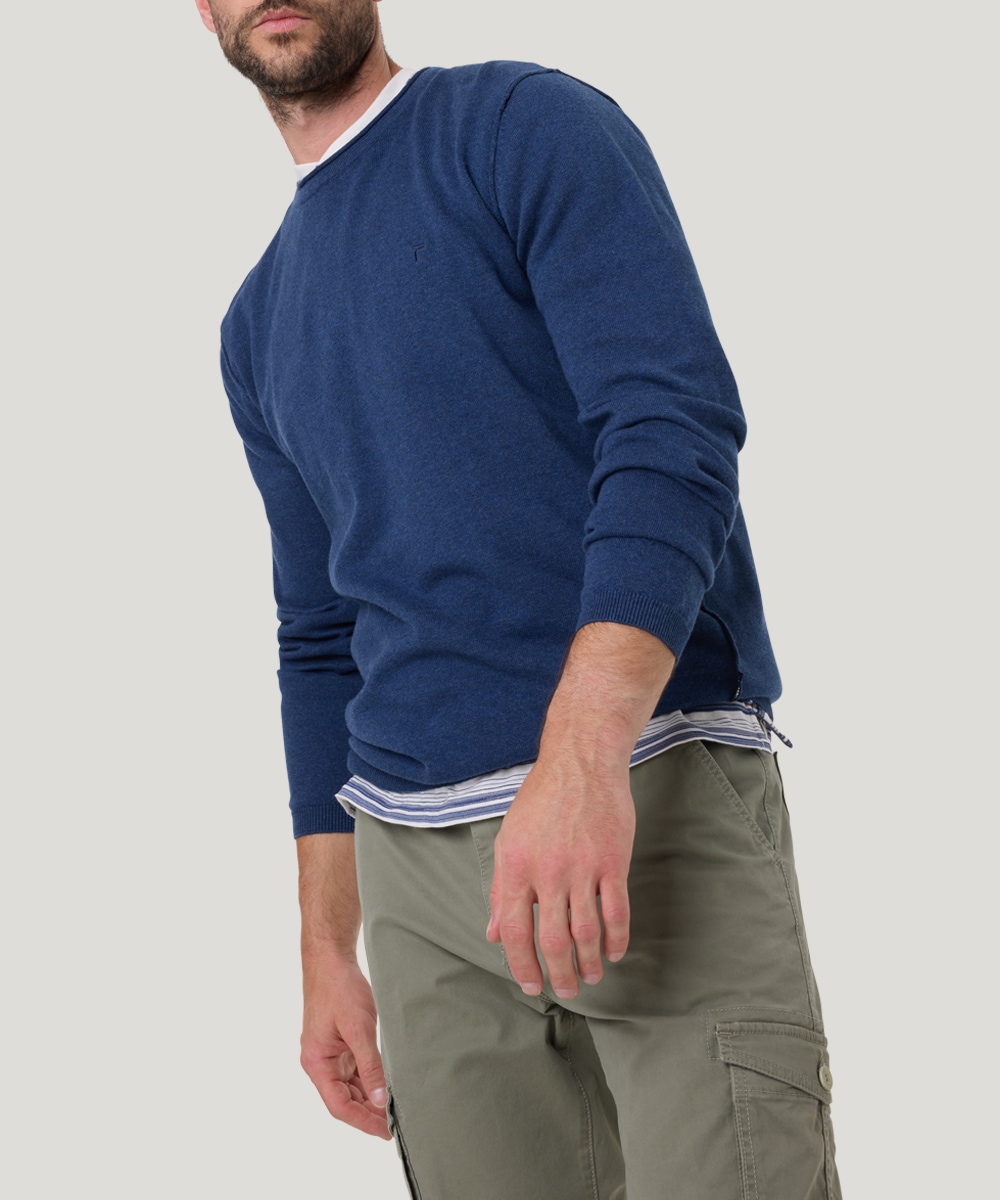Pioneer Authentic Jeans Rundhalspullover, Ausschnitt mit Rollkante, Außennähte