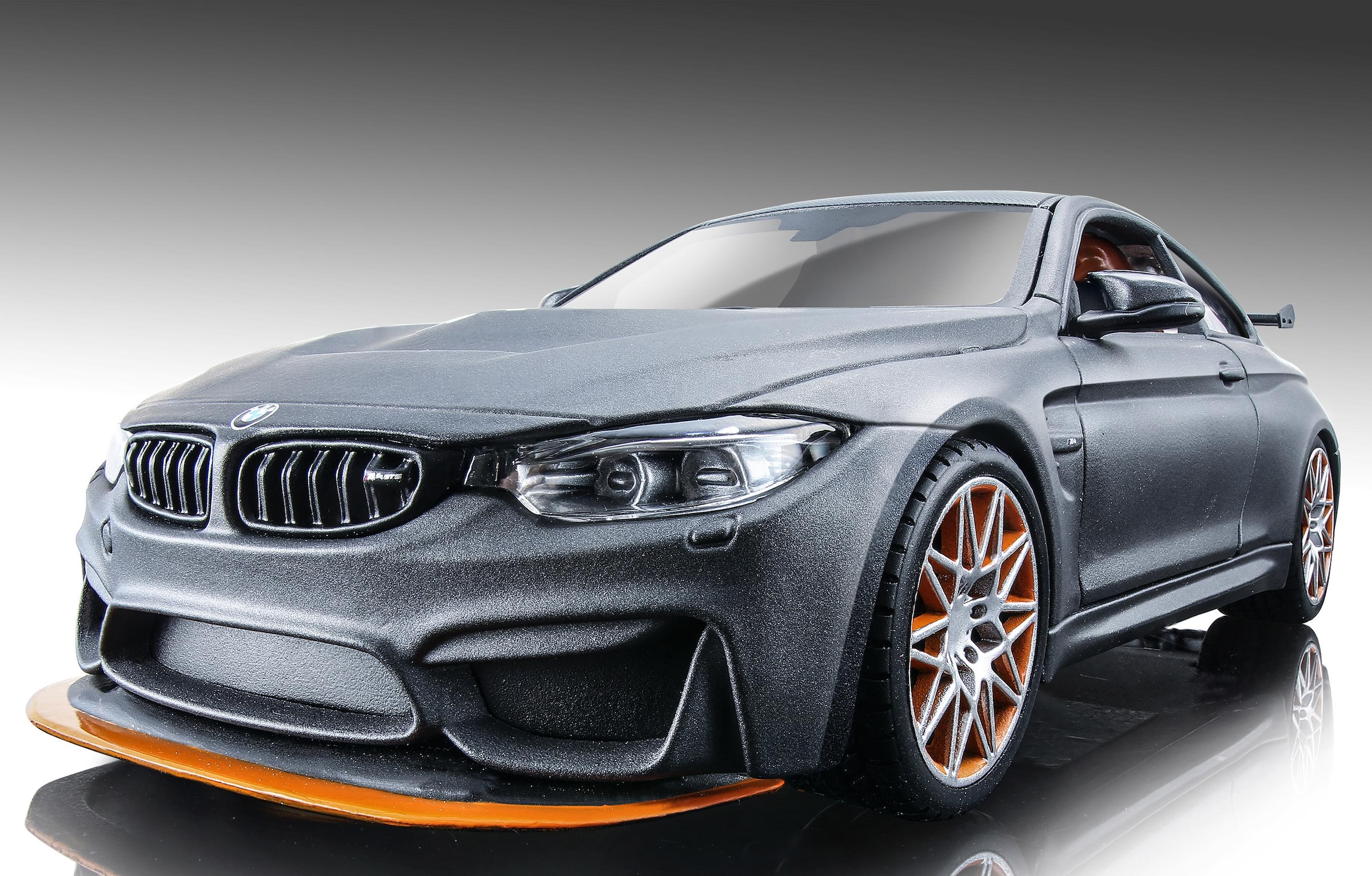 Maisto® Sammlerauto »BMW M4 GTS, 1:24, metallic grau«, 1:24, aus Metallspritzguss