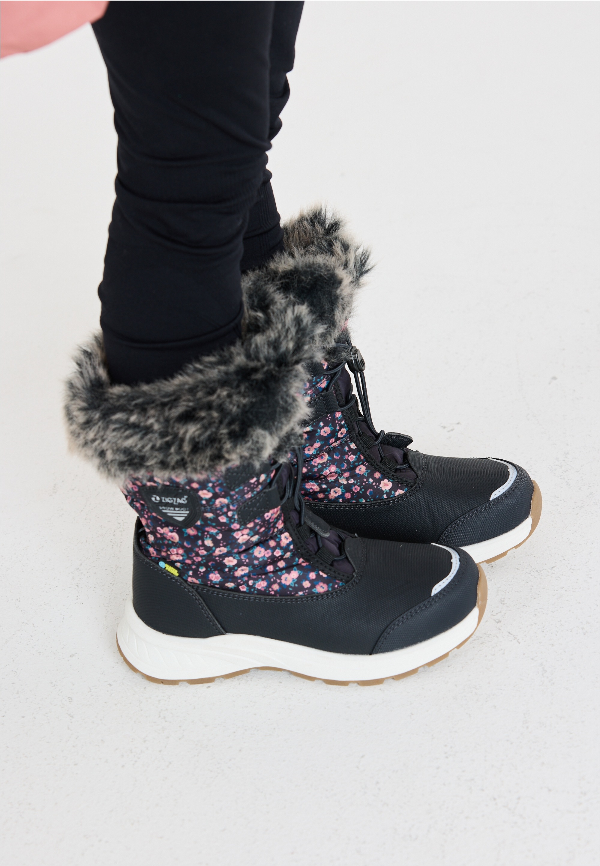 ZIGZAG Stiefel »Wesend«, mit bequemem Kunstfellbesatz und Allwetterprofil