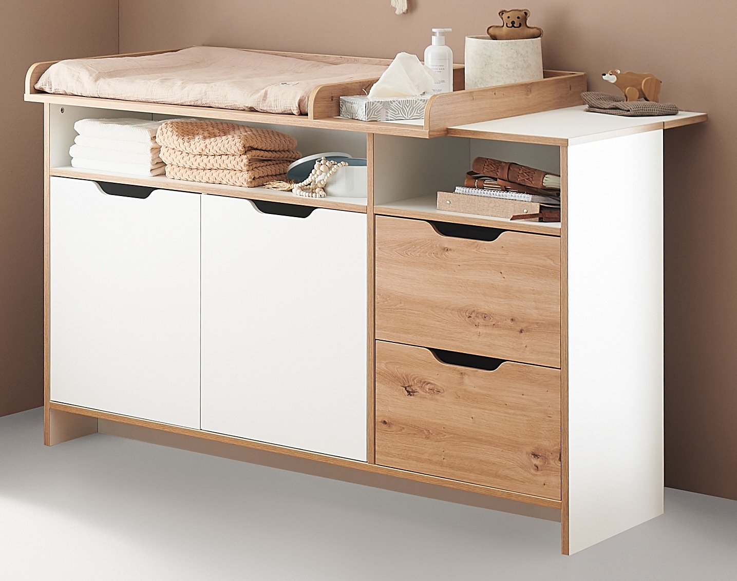 arthur berndt Babymöbel-Set »Babyzimmer Set »Maxim« 2-teilig«, (Spar-Set, 2 tlg., Babymöbel-Set »Maxim« bestehend aus Kinderbett und Wickelkommode), Gedämpfte Türen und Schubkästen