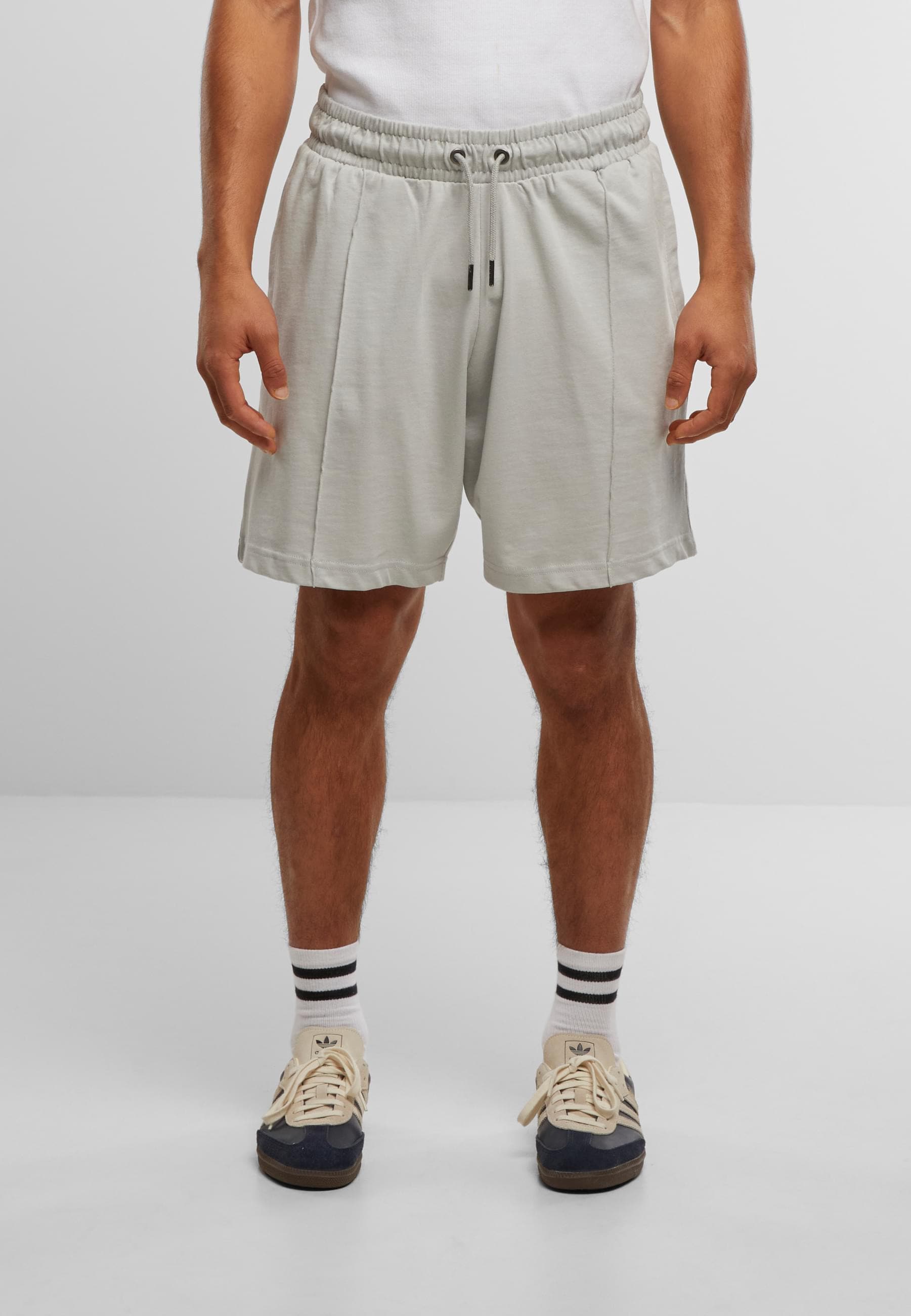 URBAN CLASSICS Sweatshorts »Urban Classics Heavy Jersey Pintuck Track Shorts«, (1 tlg.)