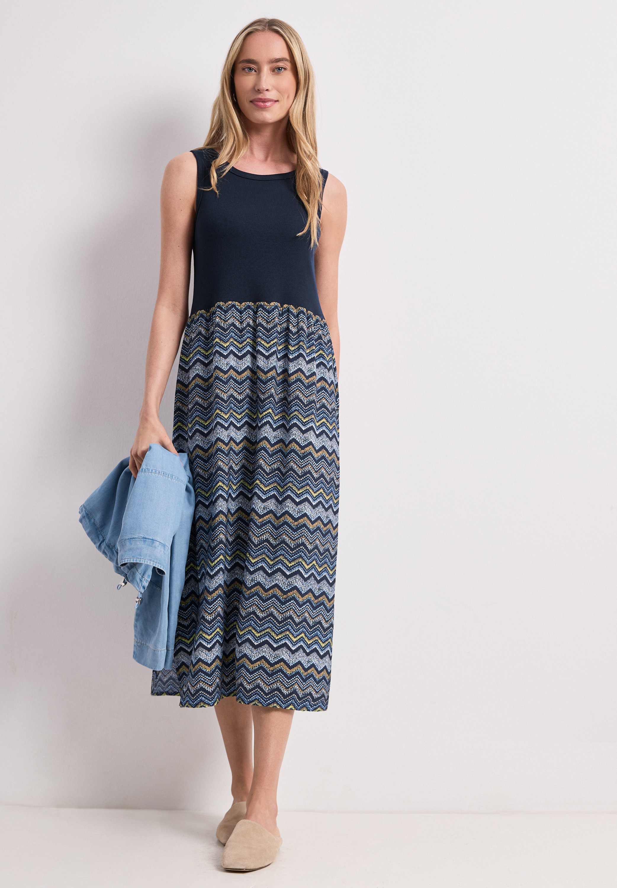 STREET ONE Midikleid Ohne Taschen mit allover Print
