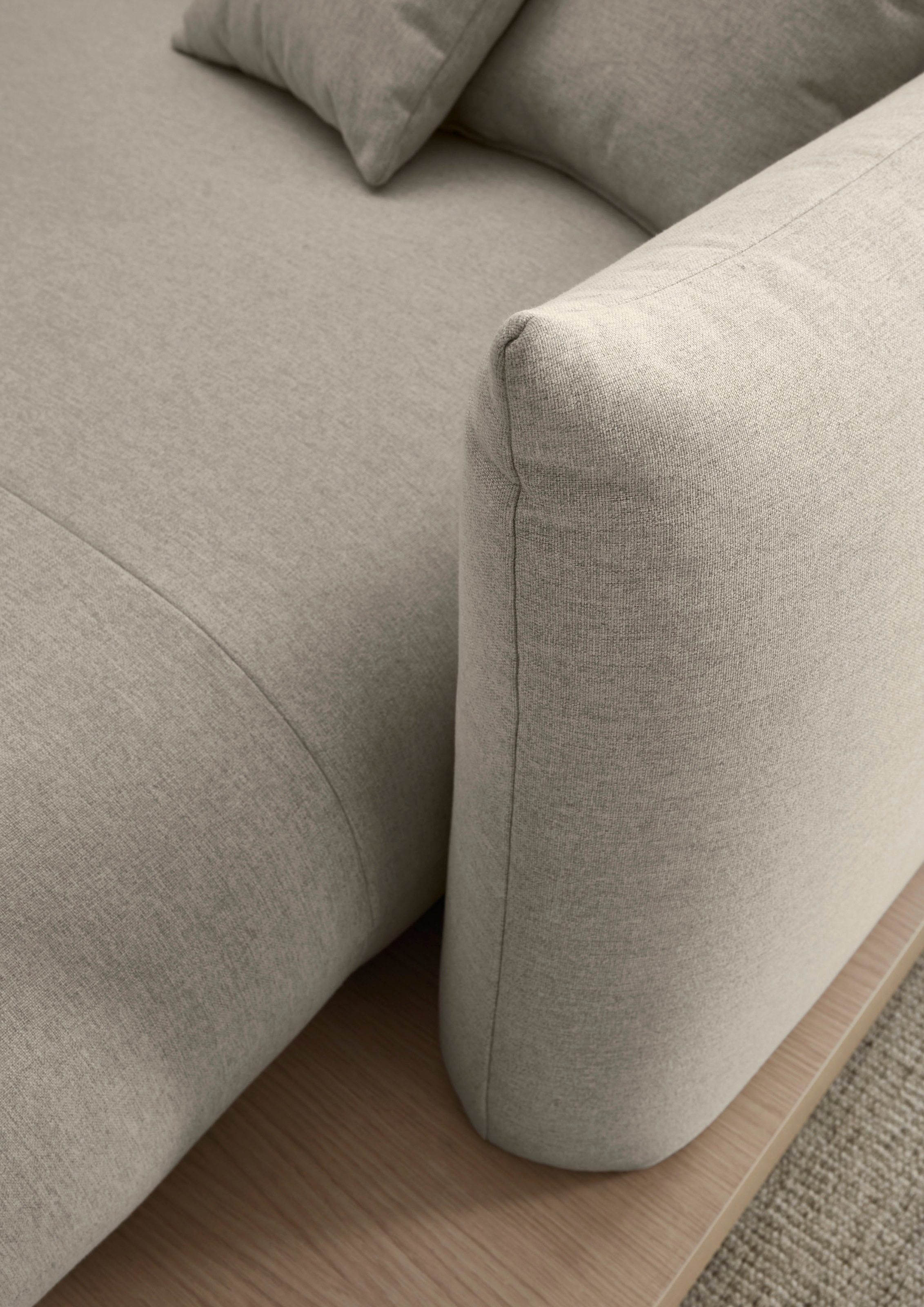 OTTO home Ecksofa »Kalix, Polsterecke mit kräftigem Holz-Plateau, moderne Couch in L-Form«, wahlweise Recamiere links o. rechts, Strukturstoff, hoher Sitzkomfort