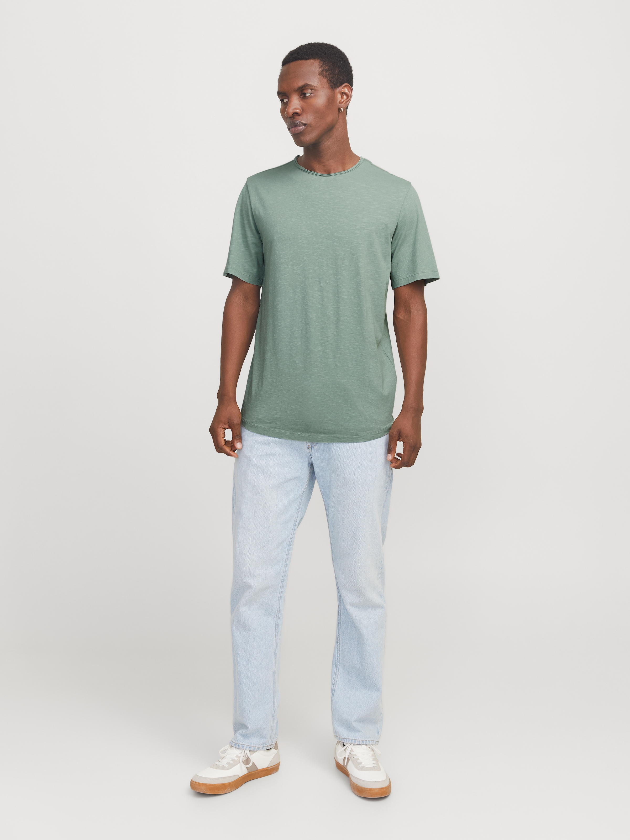 Jack & Jones Rundhalsshirt »JJEBASHER TEE O-NECK SS NOOS«, mit Rundhalsausschnitt