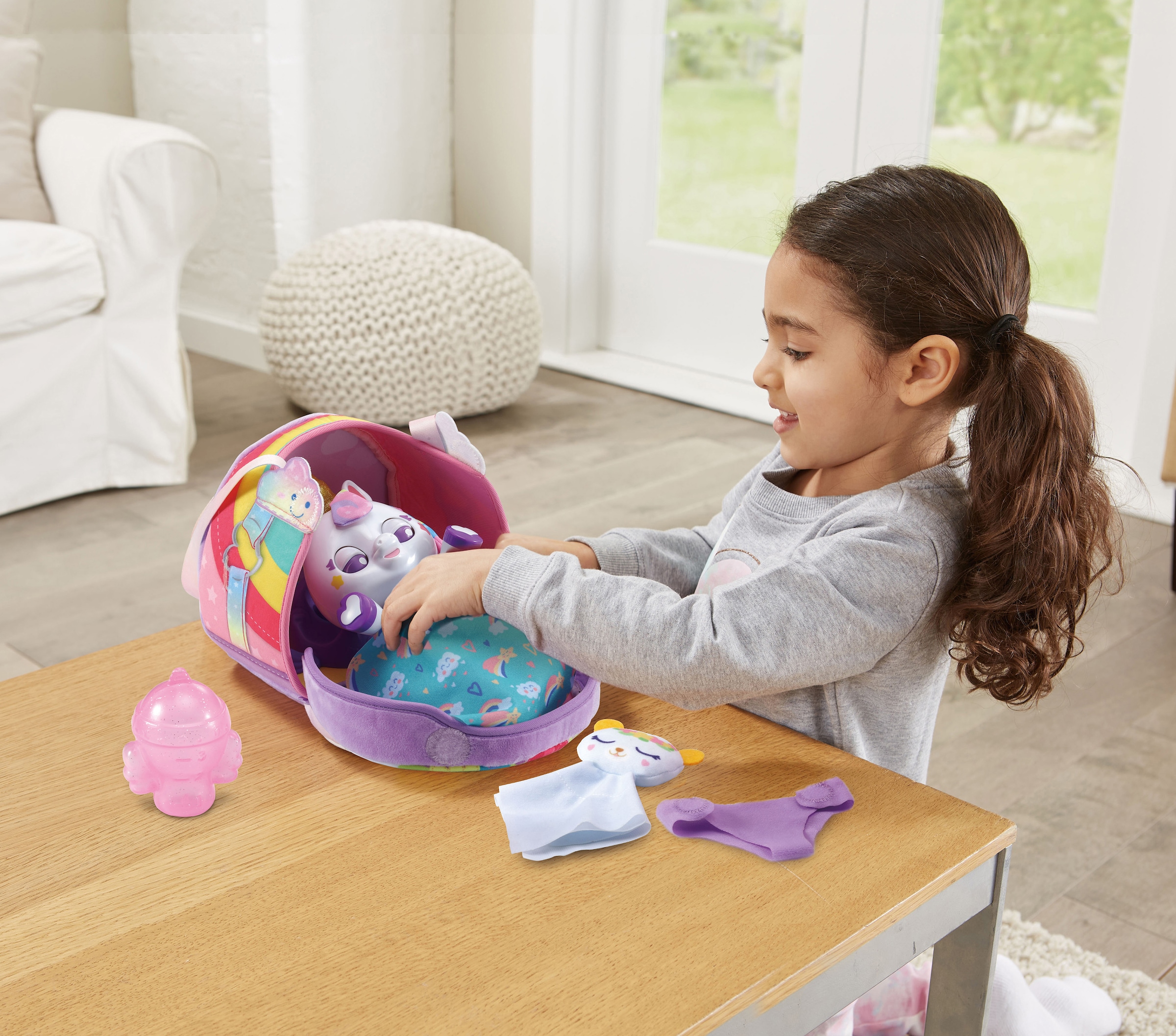 Vtech® Spielfigur »Little Love, Emily Einhorn mit Handtasche«, mit Licht- und Soundeffekten