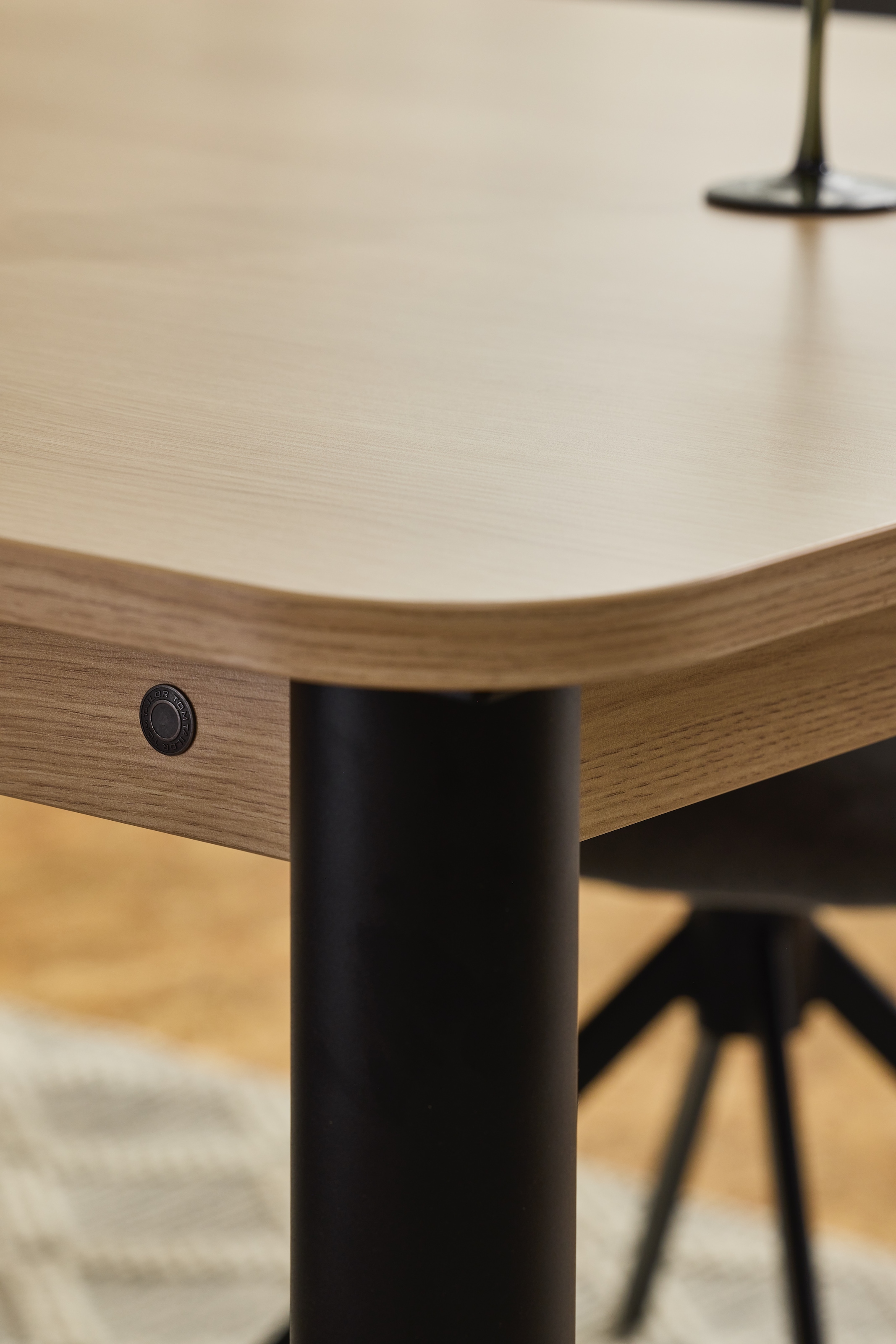 TOM TAILOR HOME Esstisch »COLOR TABLE«, (1 St.), Esstisch, 4-Fuß, 3 Größen, 3 Dekorfarben, 4 Fußfarben, ABS-Kante
