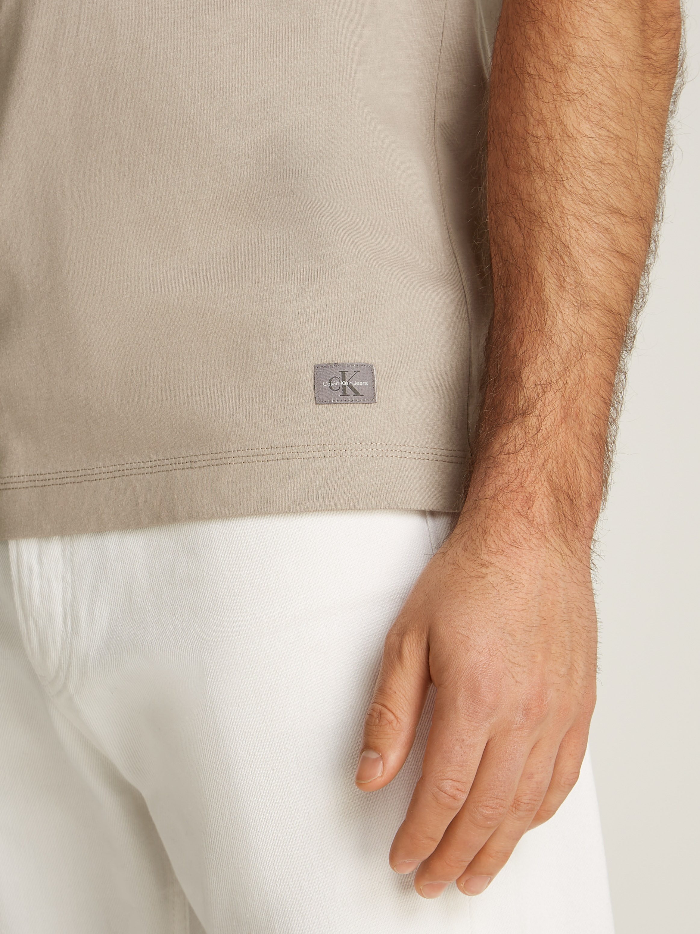 Calvin Klein Jeans »WOVEN LABEL REGULAR TEE« Logostickerei