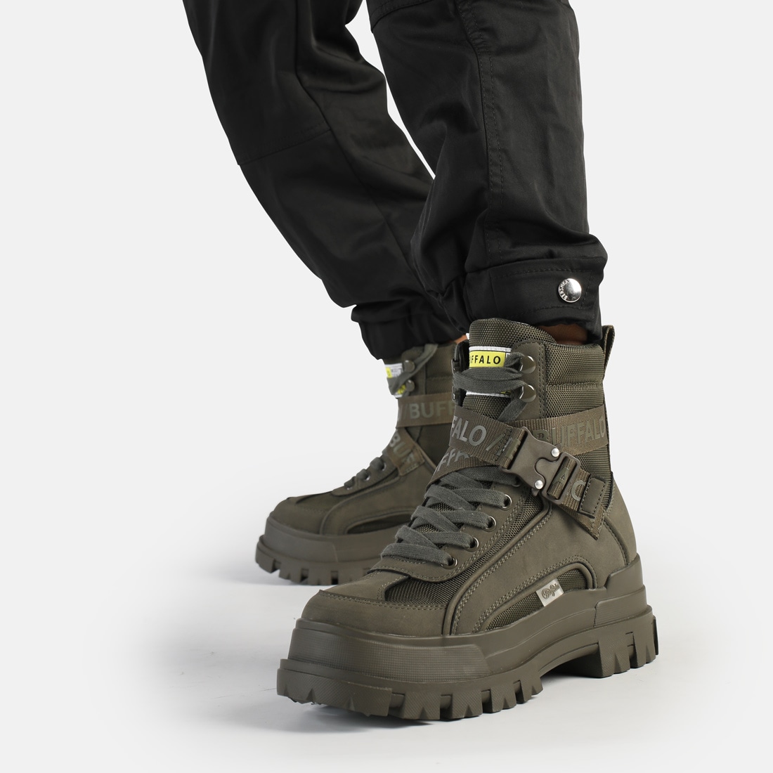 Buffalo Winterboots »Aspha Com1 Vegan«  Schnürstiefelette, Plateauboots mit Innen-Reißverschluss