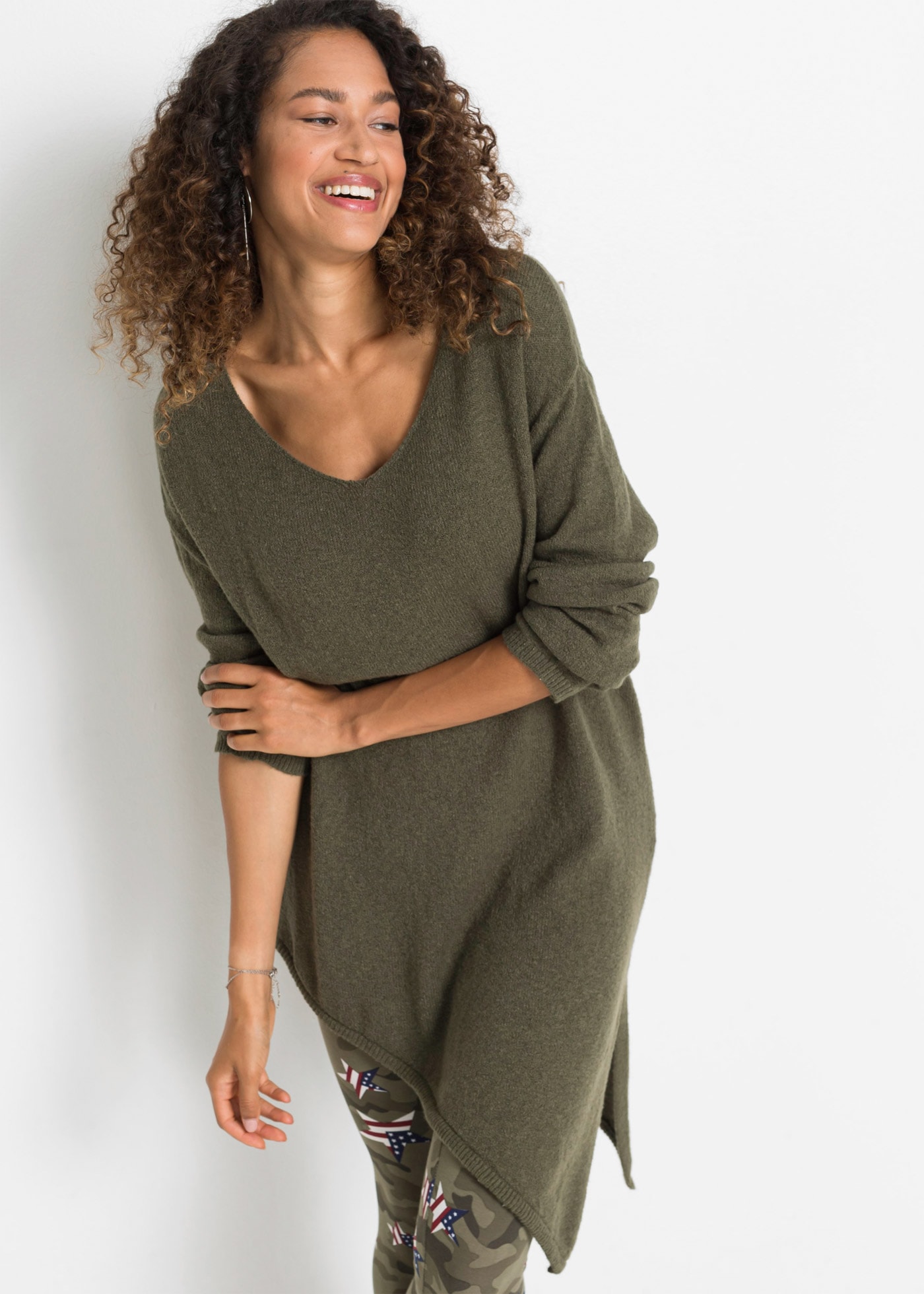 bonprix Strickpullover "Asymmetrischer Pullover" mit asymmetrischem Saum, Oversized Passform, tiefer V-Ausschnitt