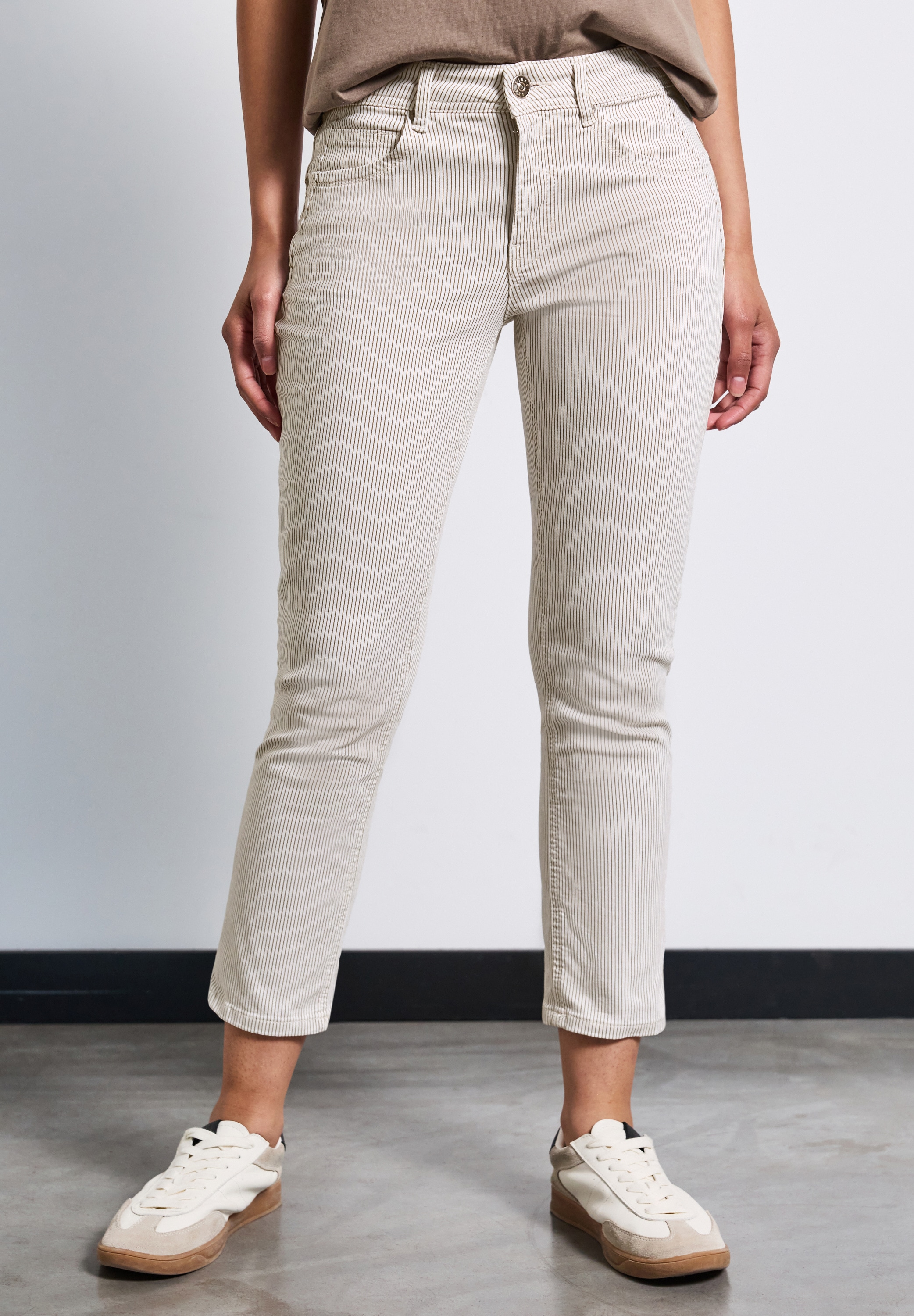 STREET ONE Comfort-fit-Jeans, Middle Waist