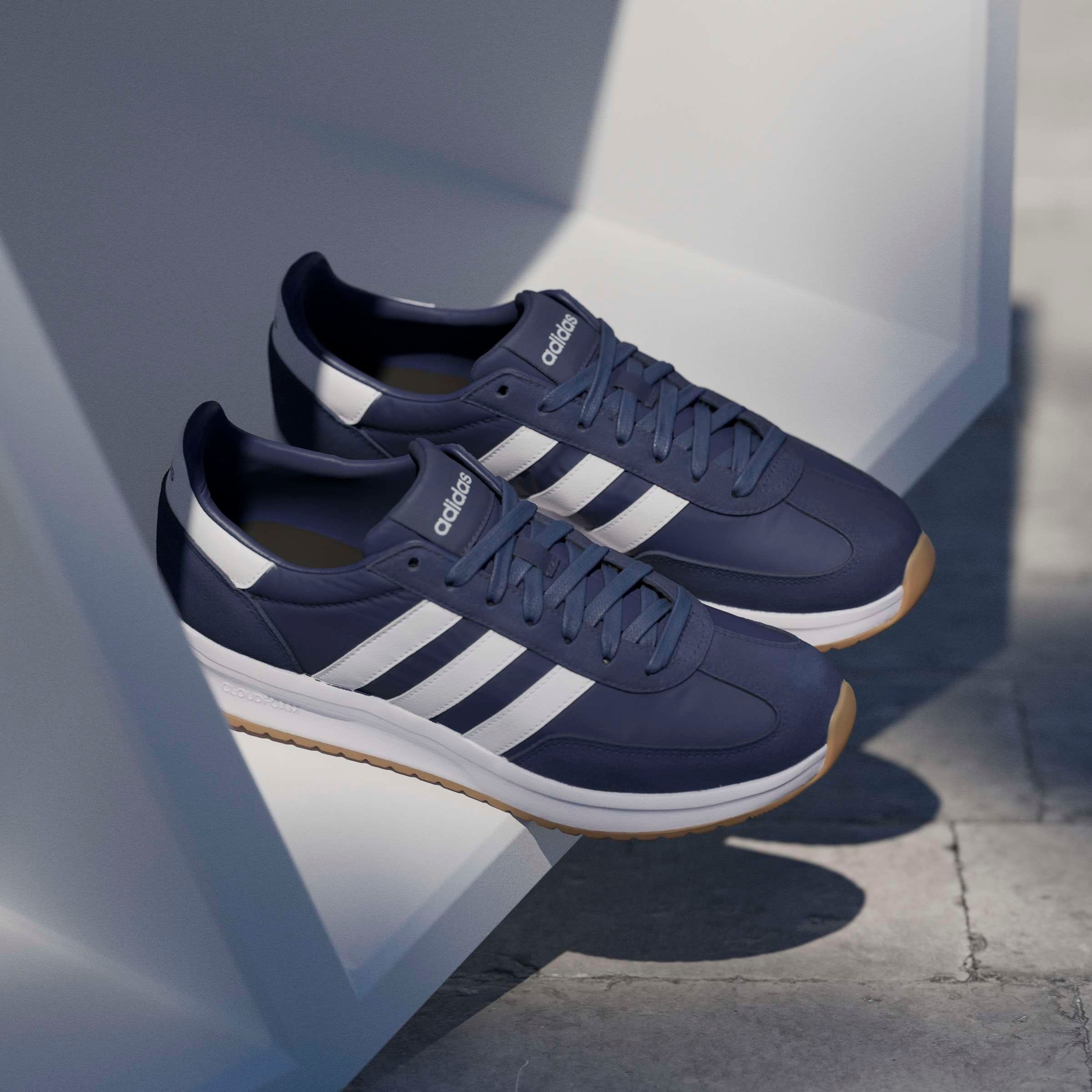 adidas Sportswear Sneaker »RUN 70S 2.0«, inspiriert vom Design des adidas SL72