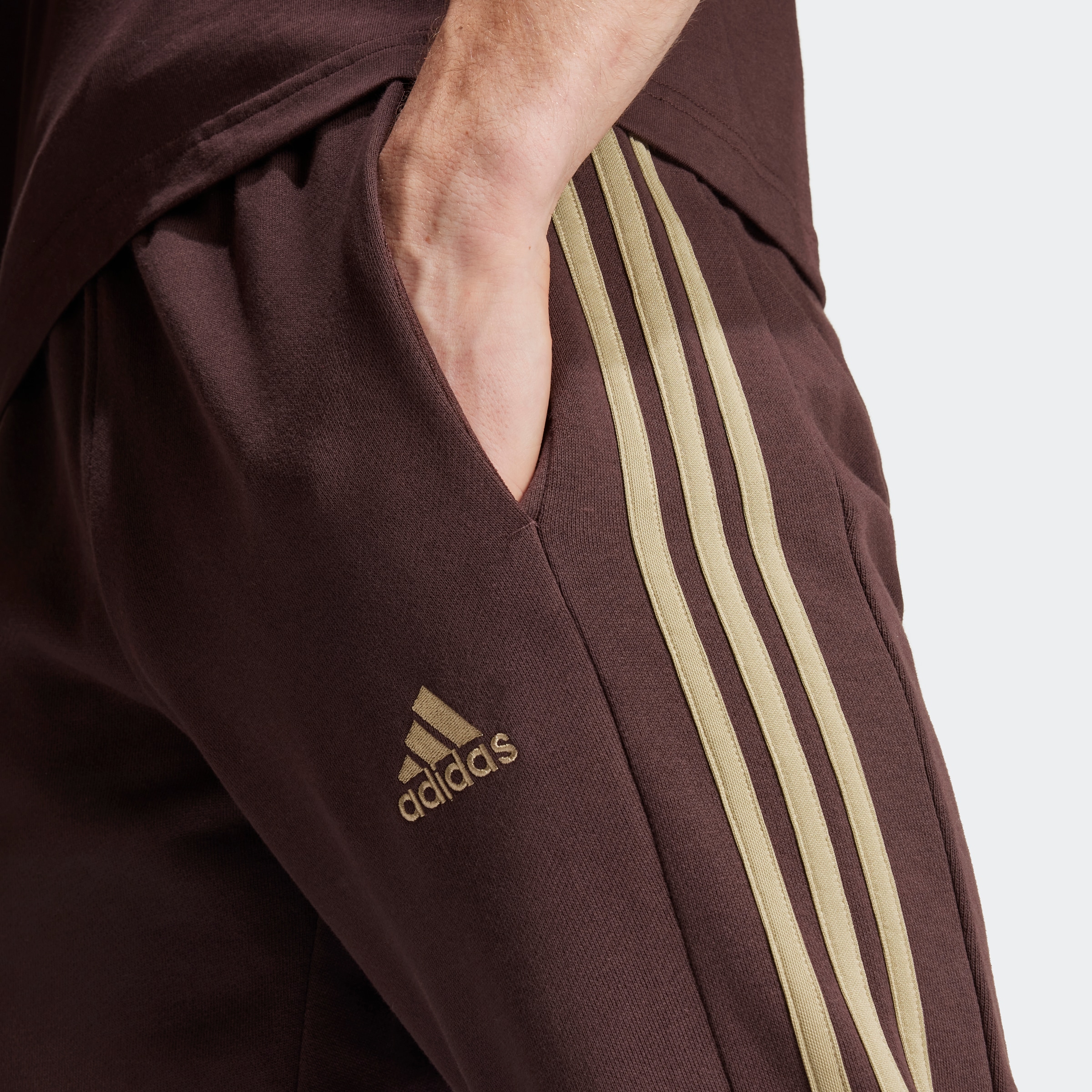 adidas Sportswear Sporthose »ESSENTIALS FRENCH TERRY TAPERED CUFF 3STREIFEN HOSE«, (1 tlg.)