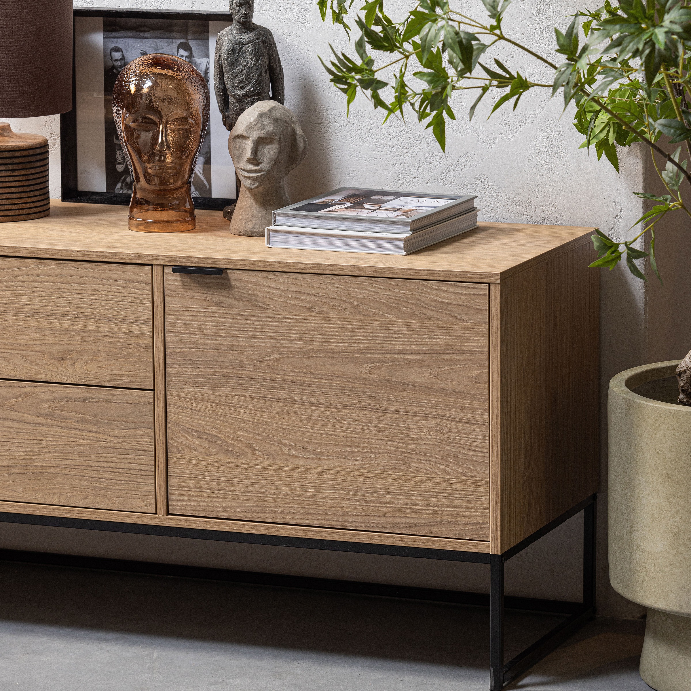 WOOOD Lowboard »WOOOD SILAS TV-MÖBEL« Silas TV-Möbel aus Eichen-Melamin bietet modernes Design und Stil