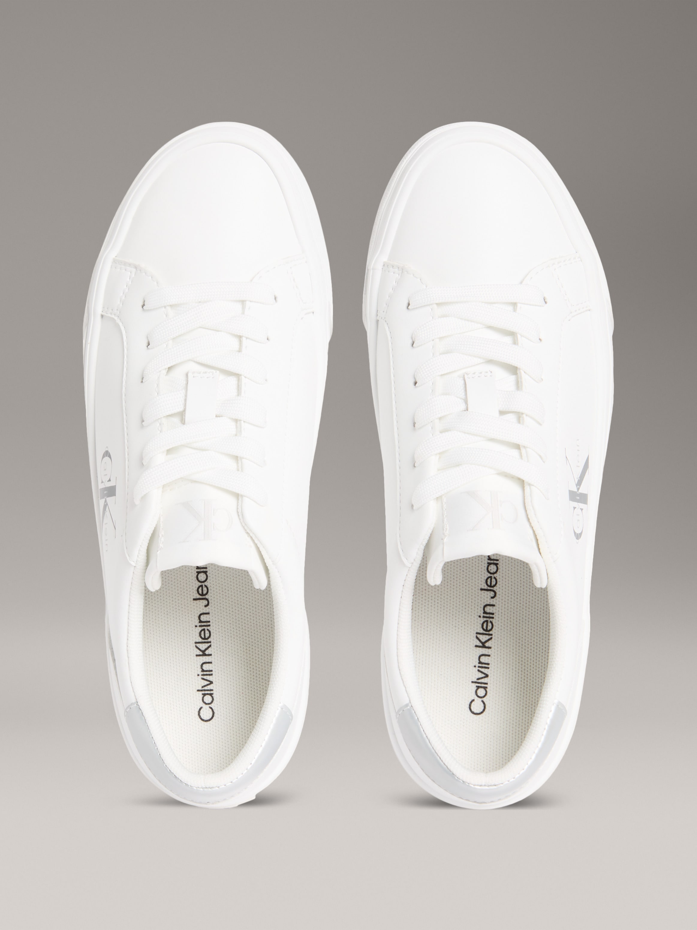 Calvin Klein Jeans Plateausneaker »VULC FLATF LTH SILVER LOGO TAG«, Halbschuh, Schnürschuh, Freizeitsneaker mit Logo