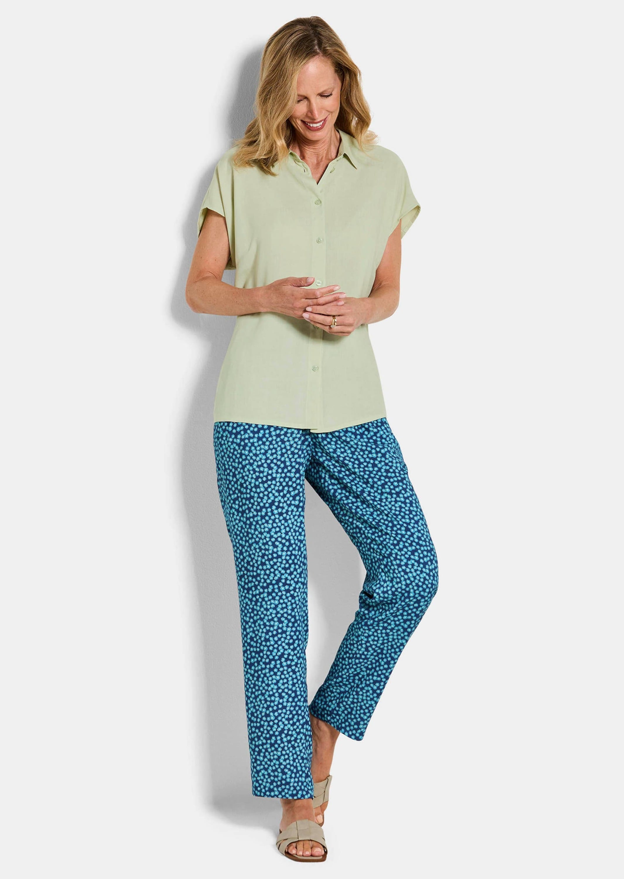 GOLDNER Kurzarmbluse »Viskosebluse mit Hemdkragen« Sattel am Rückteil mit Kellerfalte