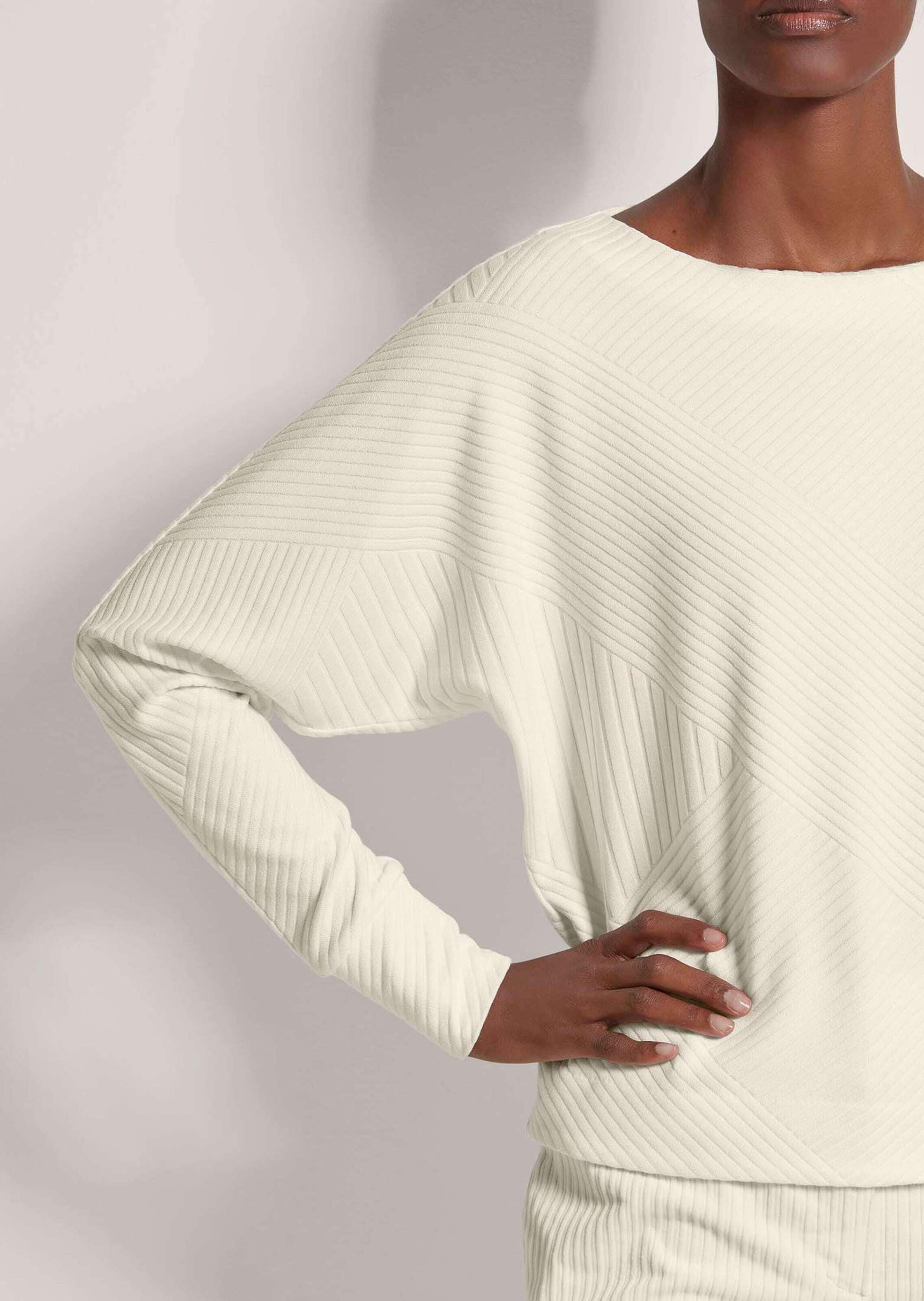 MADELEINE Langarmshirt »Shirt Struktur-Shirt mit langen Fledermaus-Ärmeln«