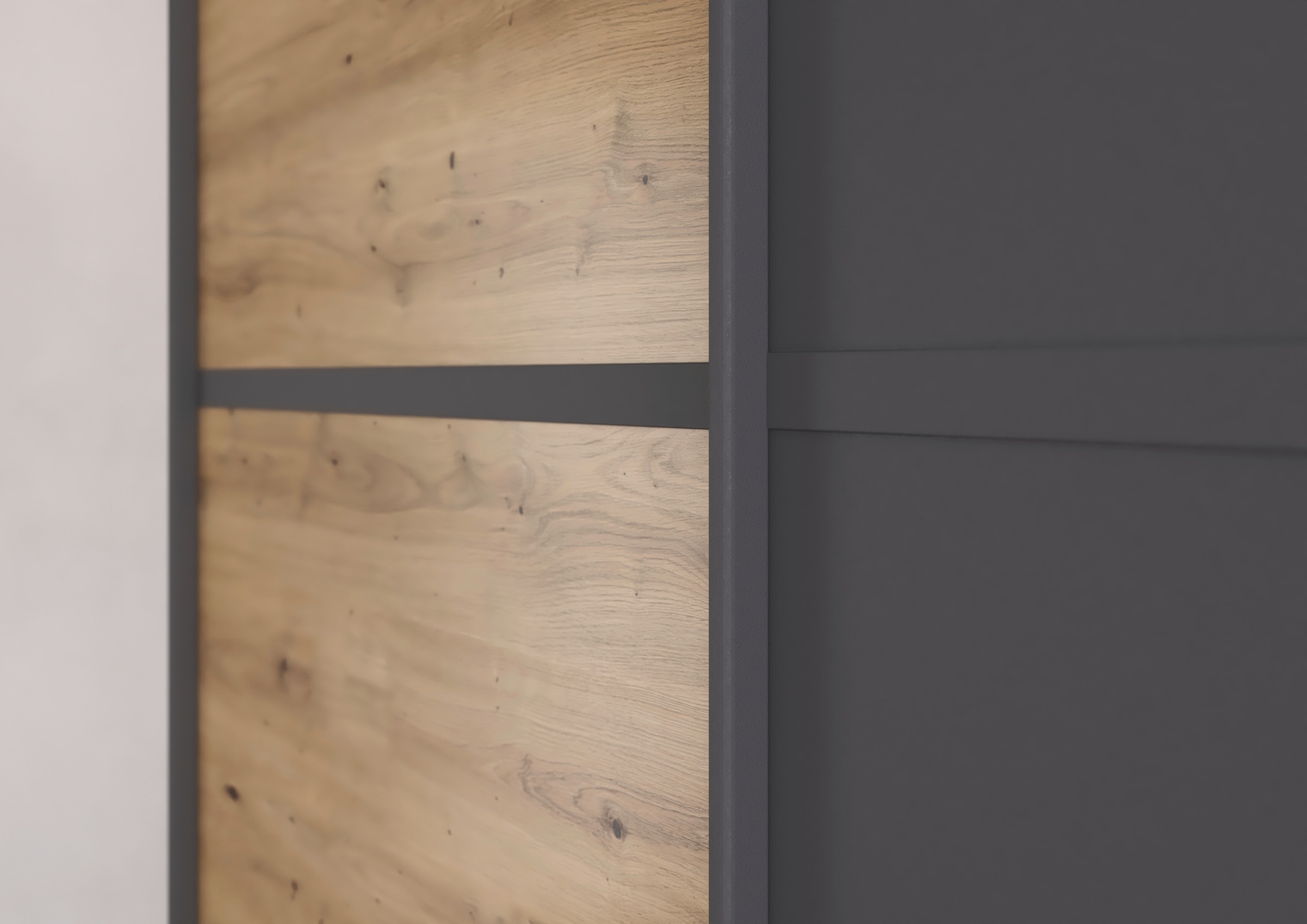 rauch Kleiderschrank »Schwebetürenschrank OTTO´s Choice Garderobe Schrank TOP ANGEBOT Avola«, (in 3 verschiedenen Ausstattungen BASIC/CLASSIC/PREMIUM inkl. Spiegel), mit eleganten Zierleisten in Chrom, Schwarz oder Weiß MADE IN GERMANY
