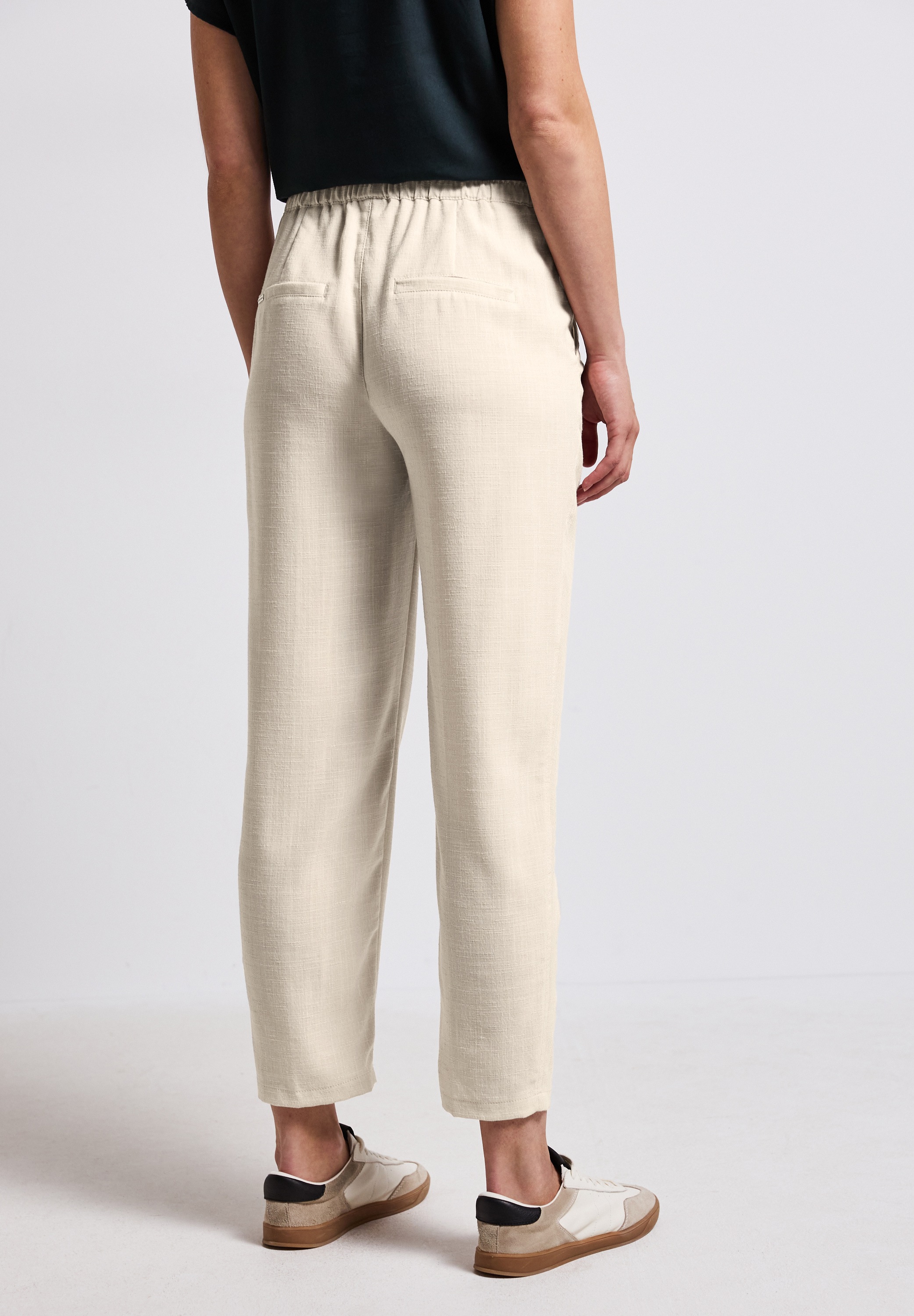 STREET ONE Chinohose, mit Knopfdetail günstig online kaufen