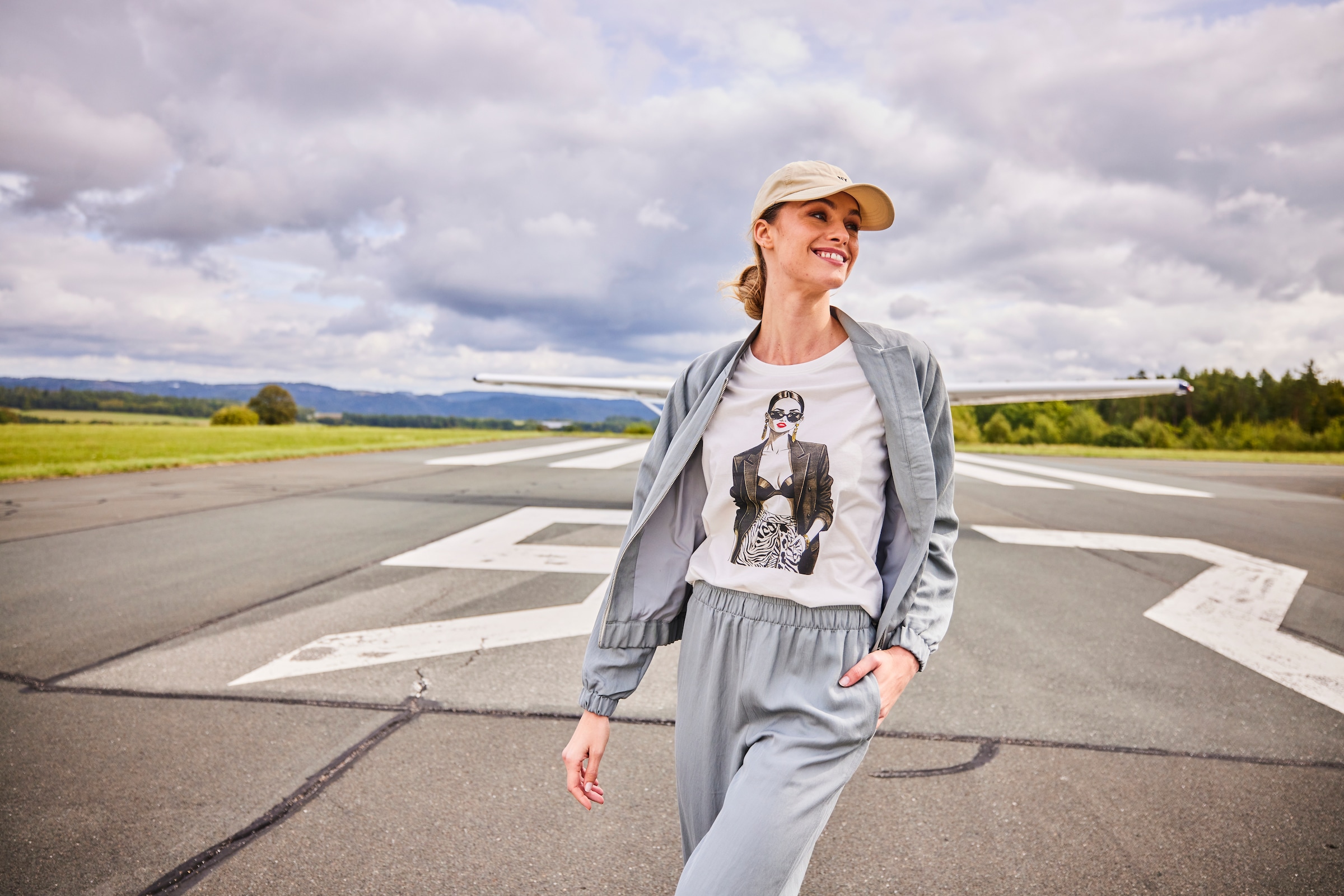 Aniston CASUAL Schlupfhose  in trendiger Twill-Qualität - NEUE KOLLEKTION