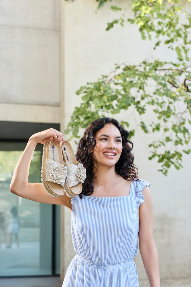 Rieker Pantolette Sommerschuh, Schlappen mit modischem Plateau günstig online kaufen