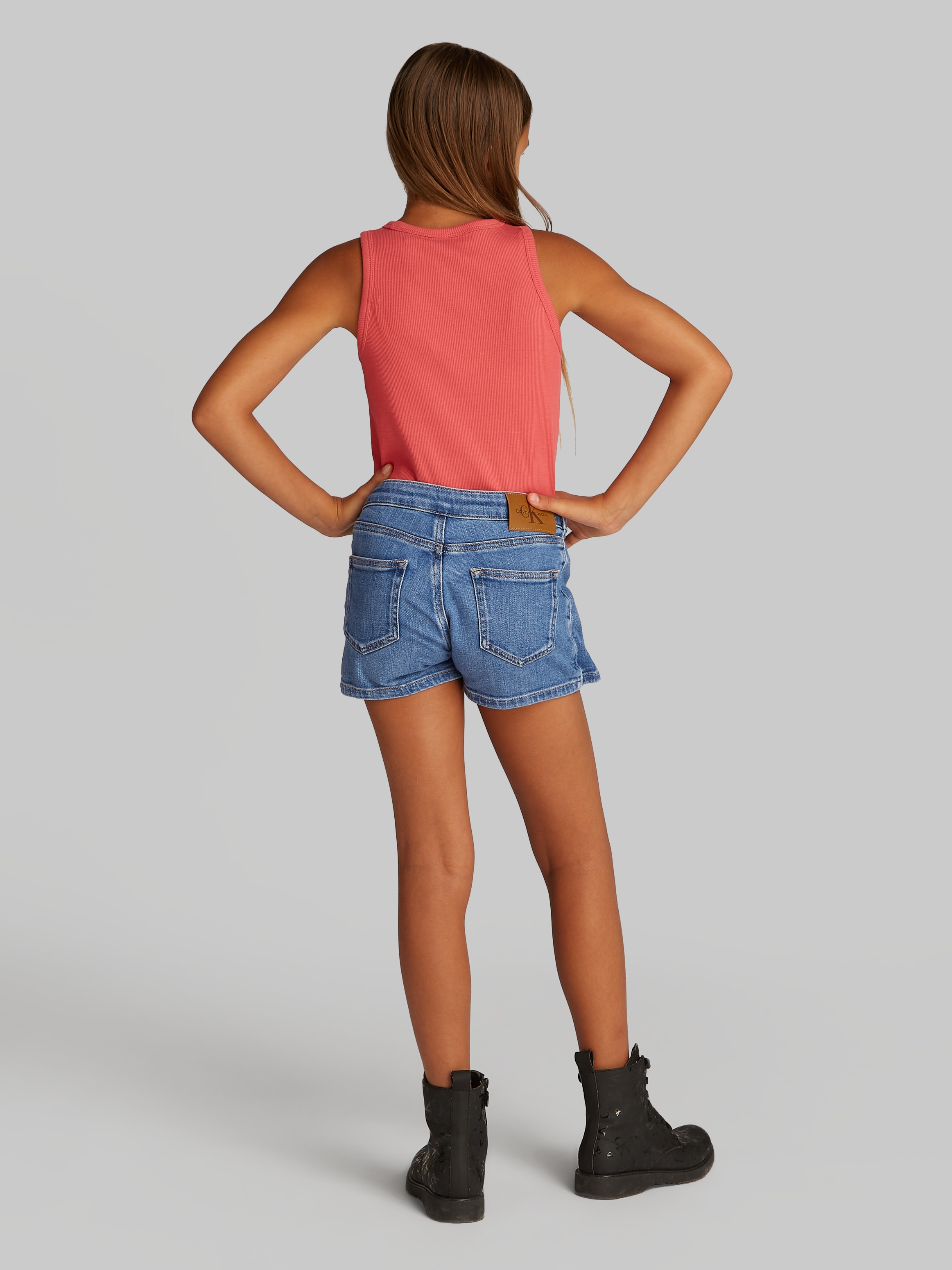 Calvin Klein Jeans Shorts »DENIM SKORT SOFT BLUE COMF«, mit Logo-Badge
