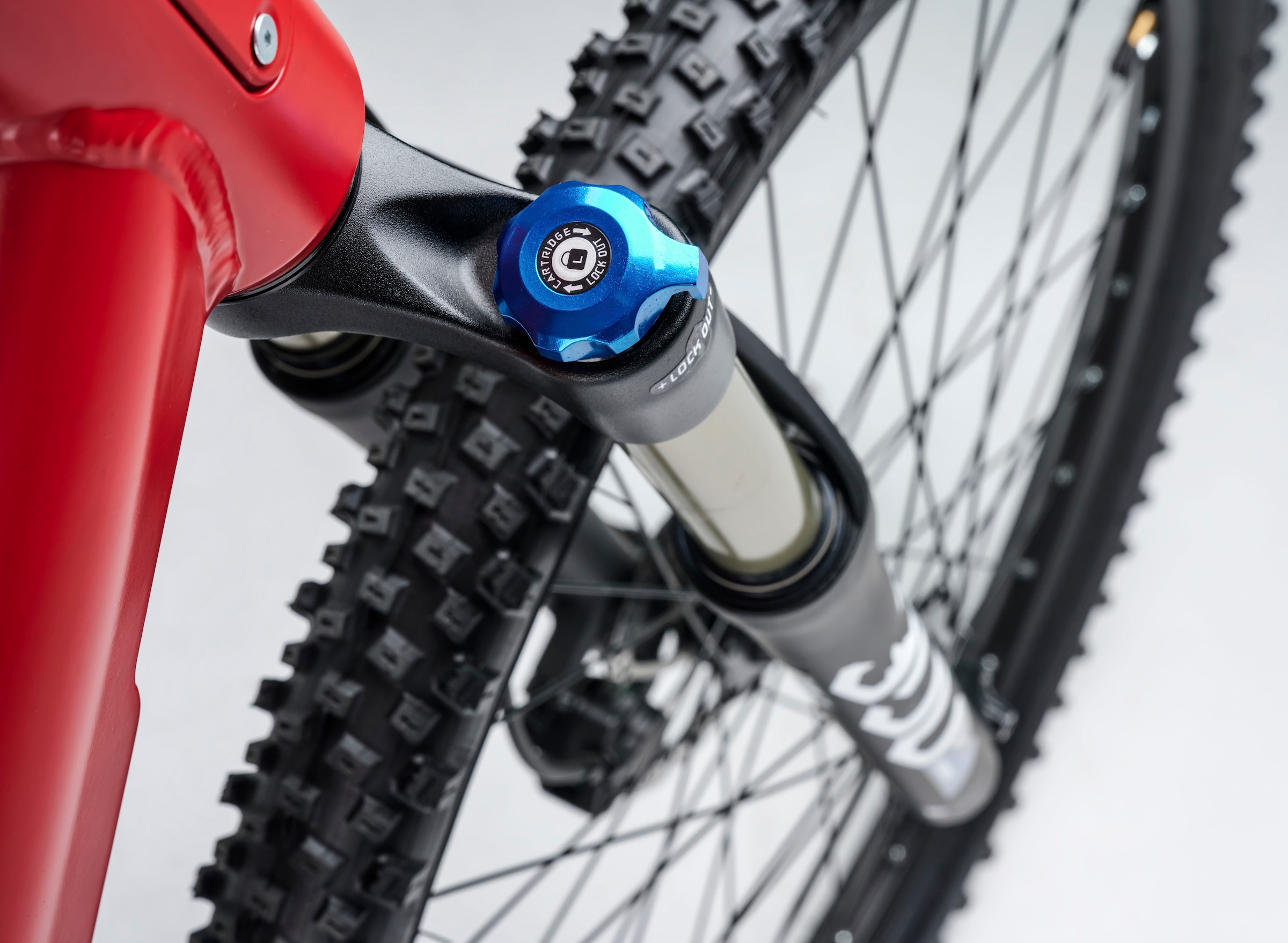 S’COOL »S'COOL e-troX race 24-9S Alivio - Red/Orange« 9 Gang Shimano Kettenschaltung Heckmotor 252 W Bafang RM G370.250.DC Nabenmotor