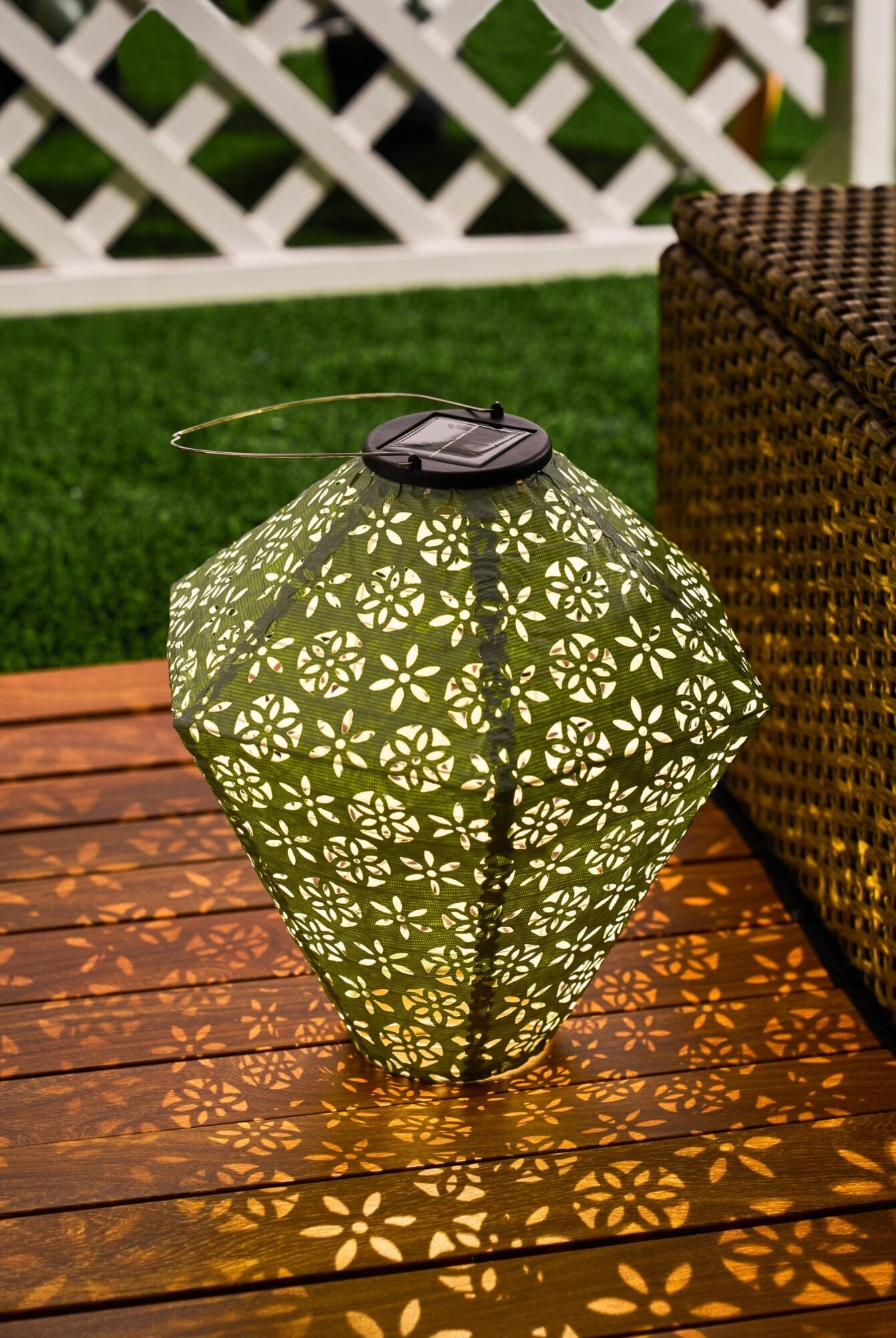 Pauleen LED Laterne »Sunshine Flower Lampion Solar grün Tyvek Vlies«, 1 flammig