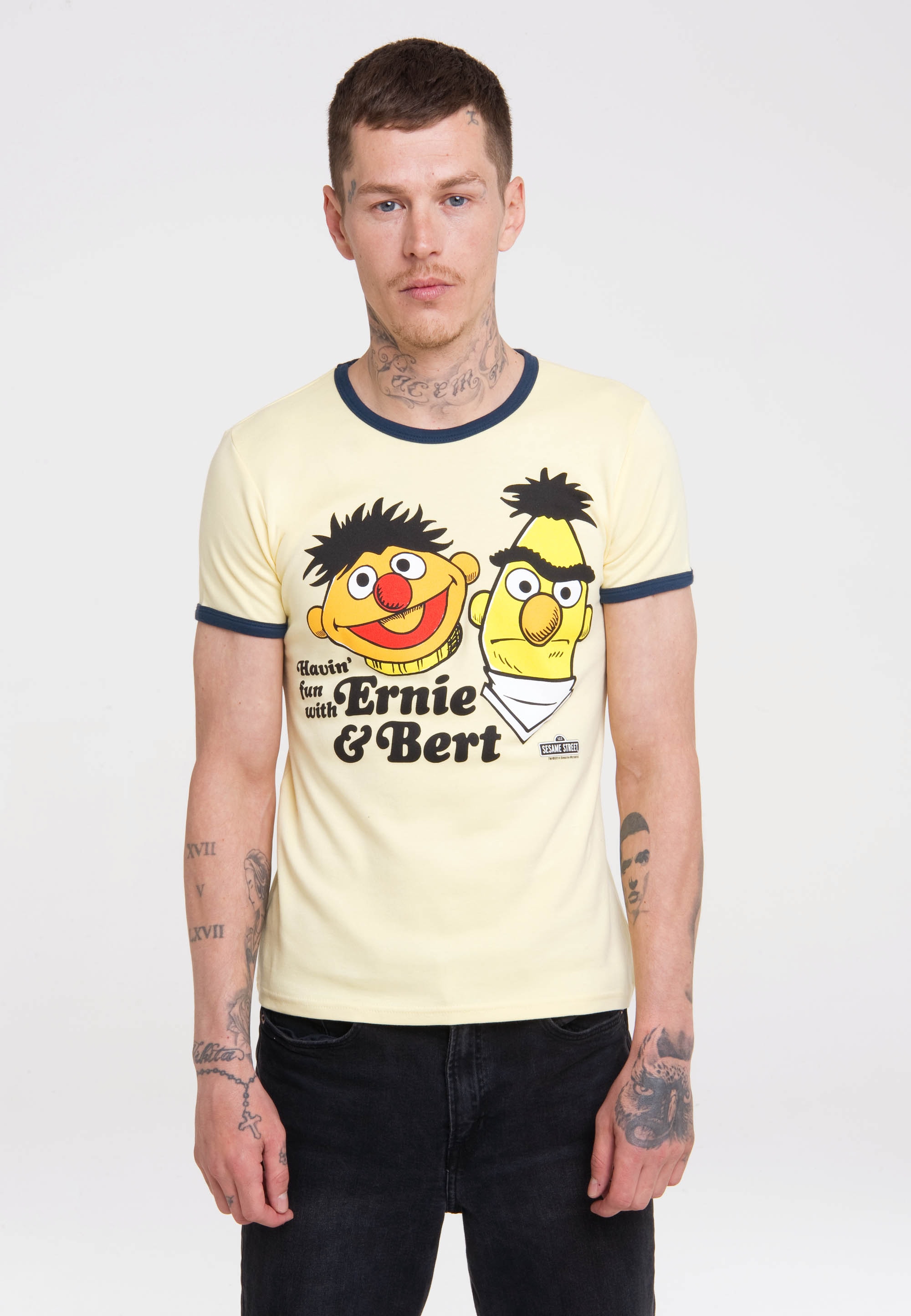 »Sesamstrasse & BAUR ▷ lizenziertem LOGOSHIRT kaufen Ernie | Print T-Shirt - mit Bert«,