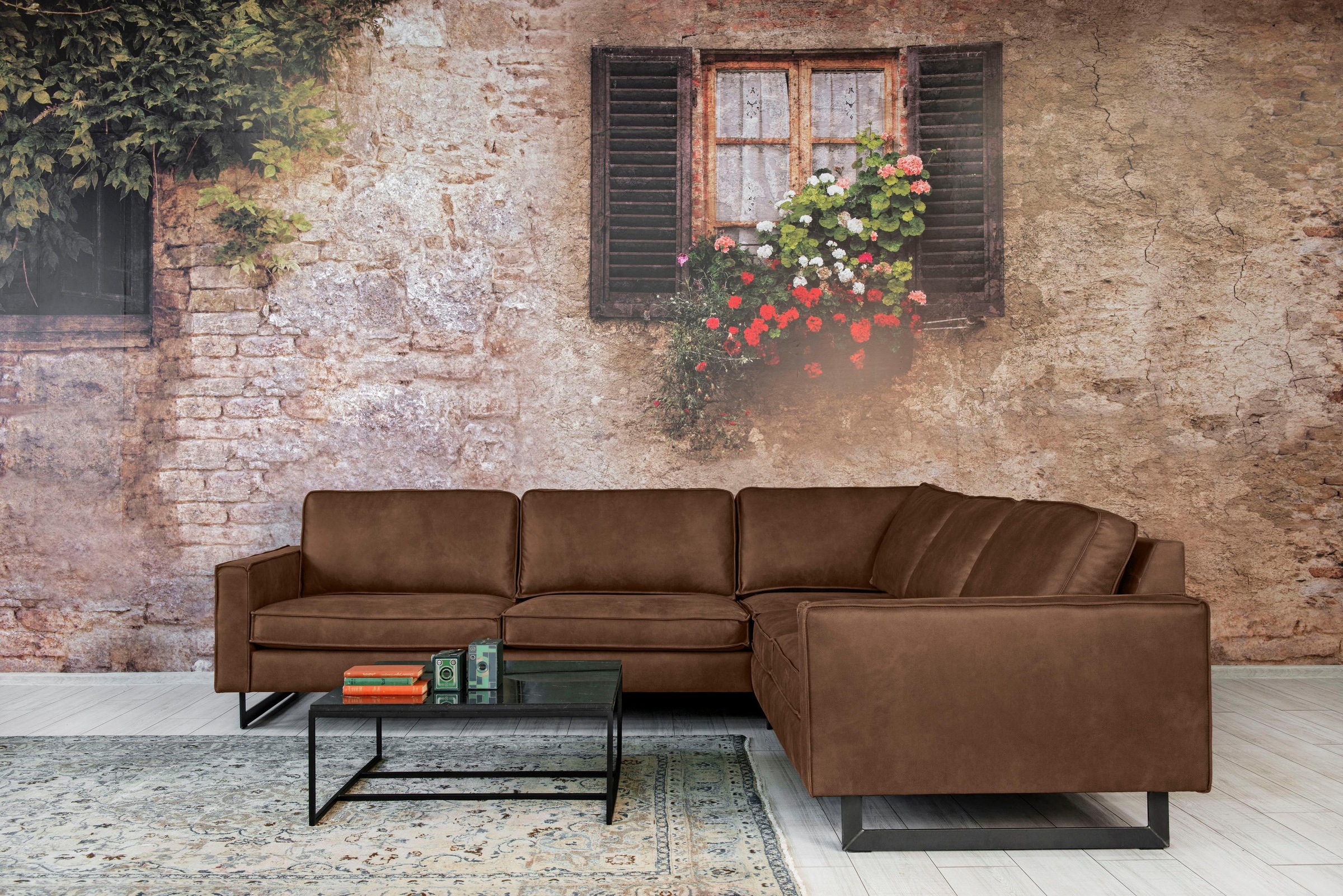 Places of Style Ecksofa »Pinto, XXL, 250/290 cm, langer Schenkel, Ottomane«, Cord, Chenille, Lederoptik, mit Keder, Metallfüße, Wellenunterfederung