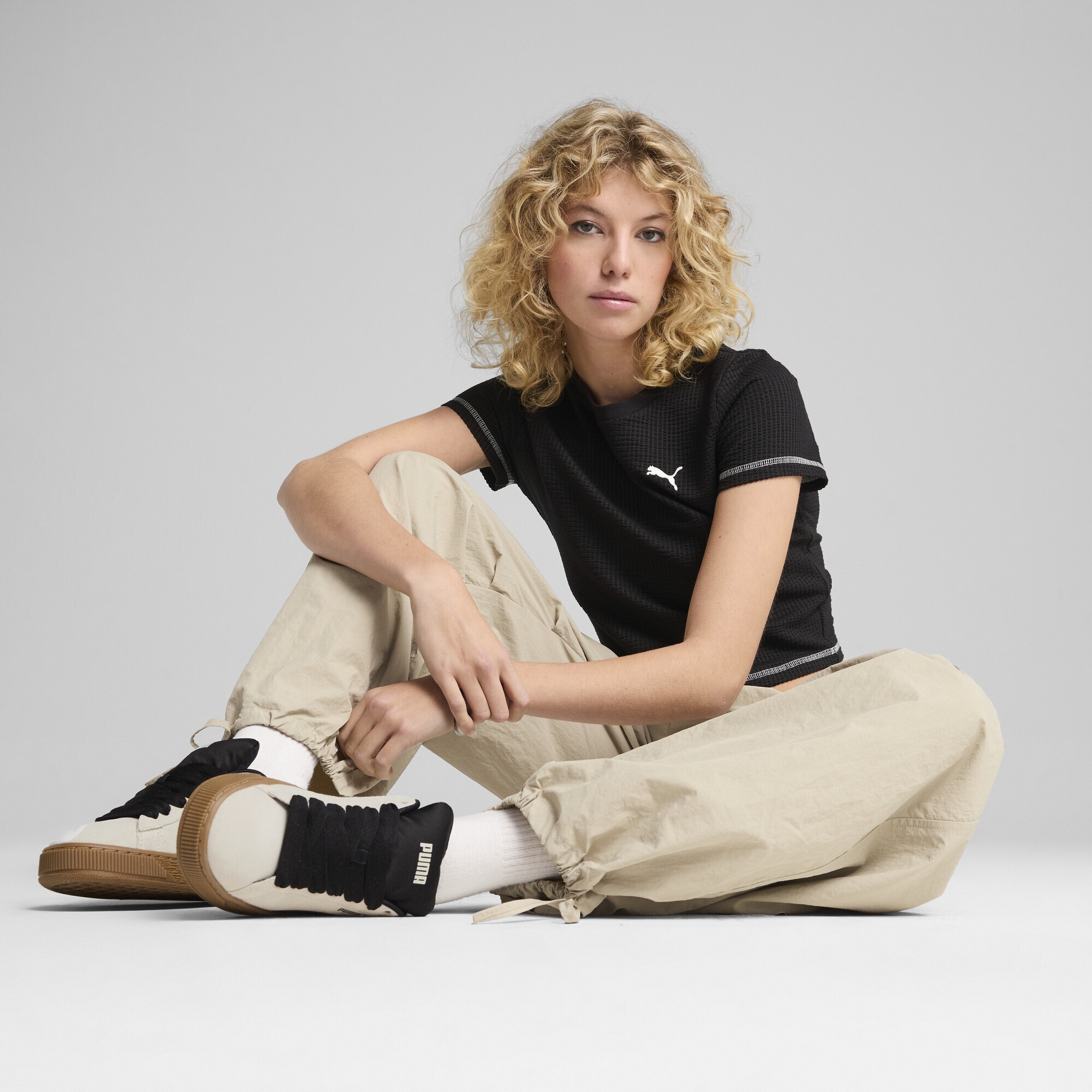PUMA T-Shirt »DARE TO Kurzes figurbetontes T-Shirt aus strukturiertem Material«