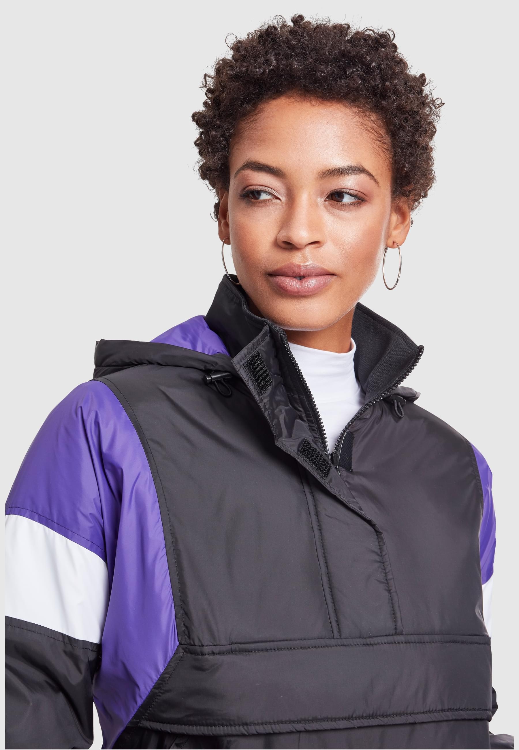 URBAN CLASSICS Allwetterjacke »Urban Classics Damen Ladies 3-Tone Padded Pull Over Jacket«, (1 St.), mit Kapuze