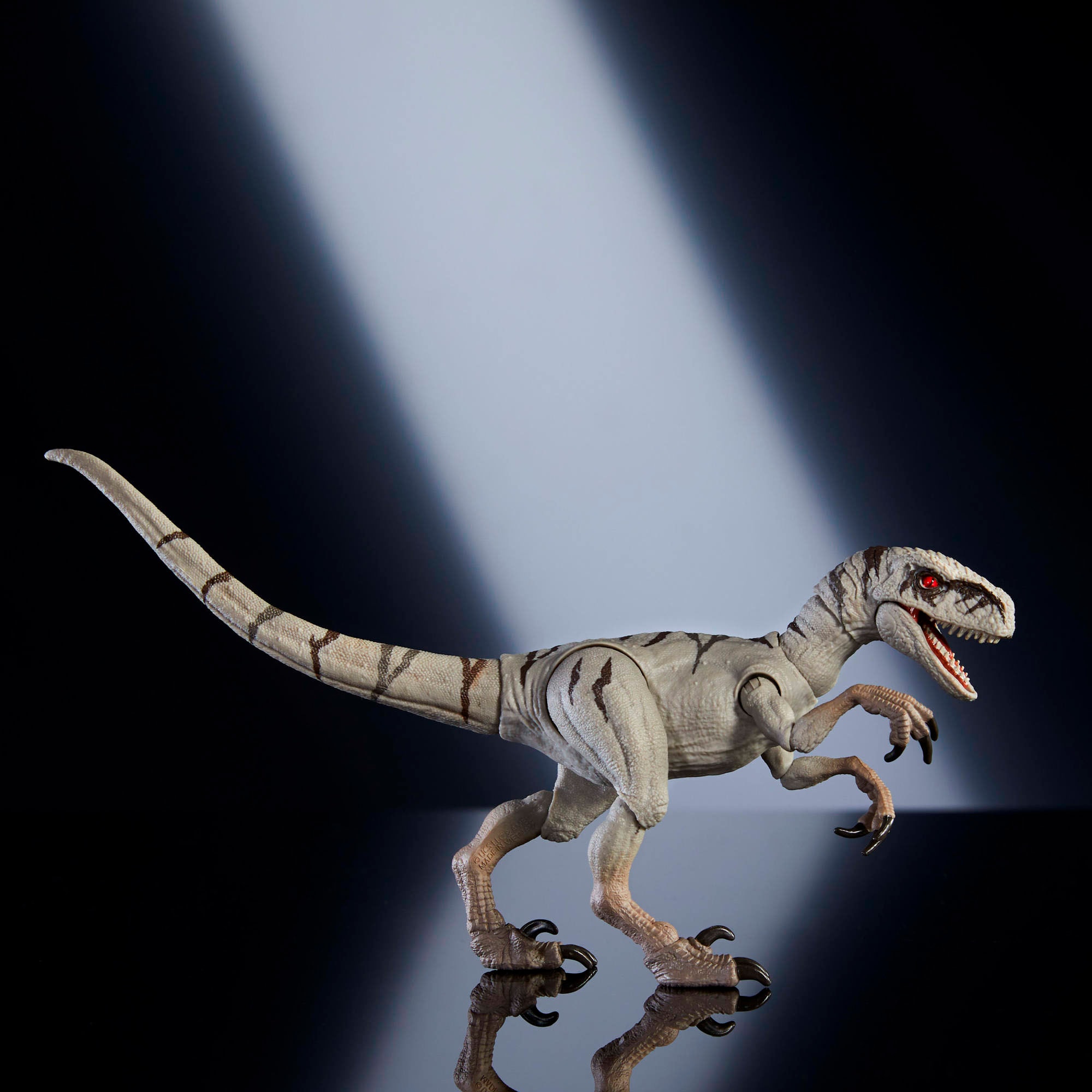 Mattel® Actionfigur »Jurassic World Hammond Collection Atrociraptor Ghost Dinosaurier«