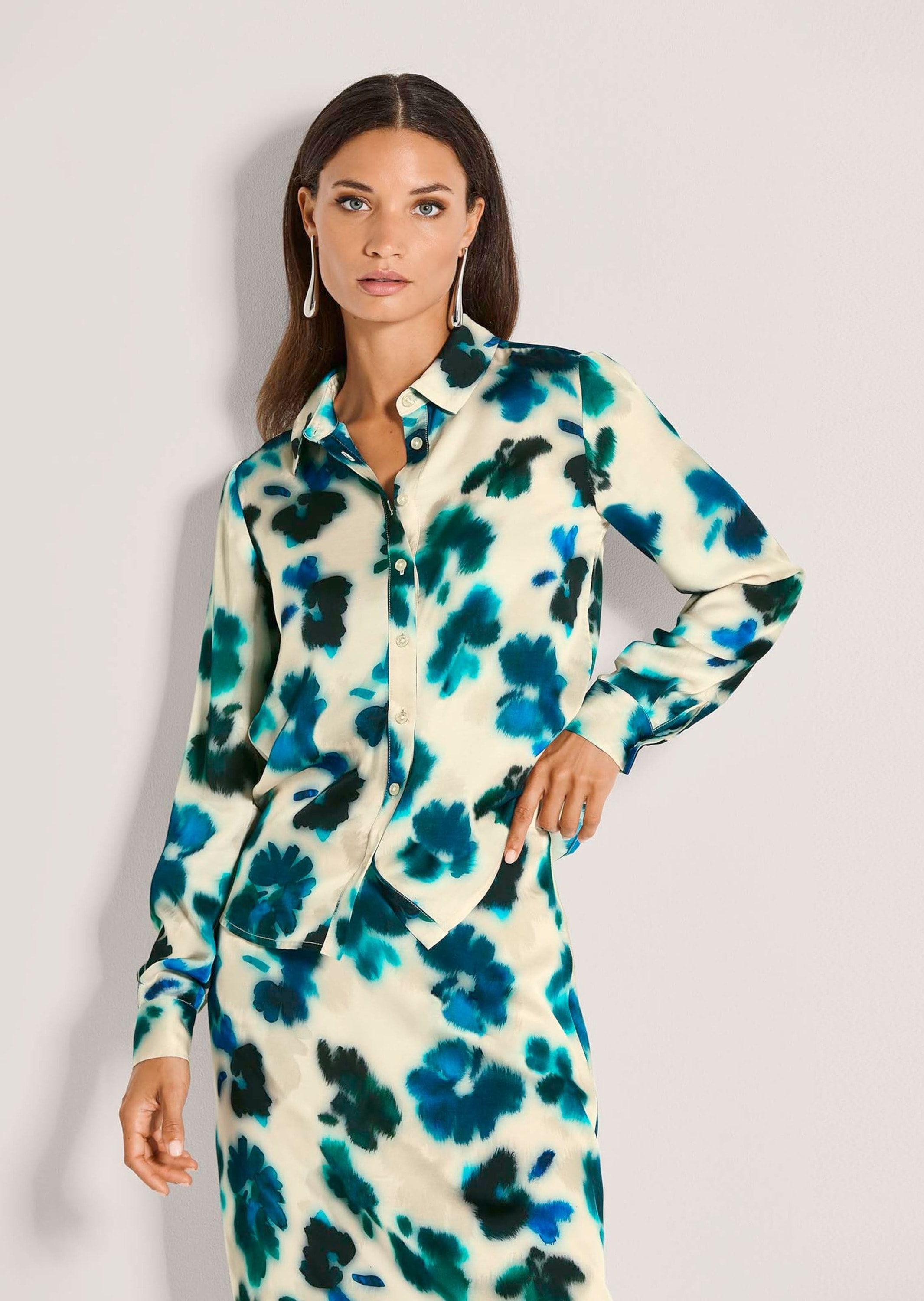 MADELEINE Langarmbluse »Hemdbluse Viskosebluse mit floralem Aquarellmuster«