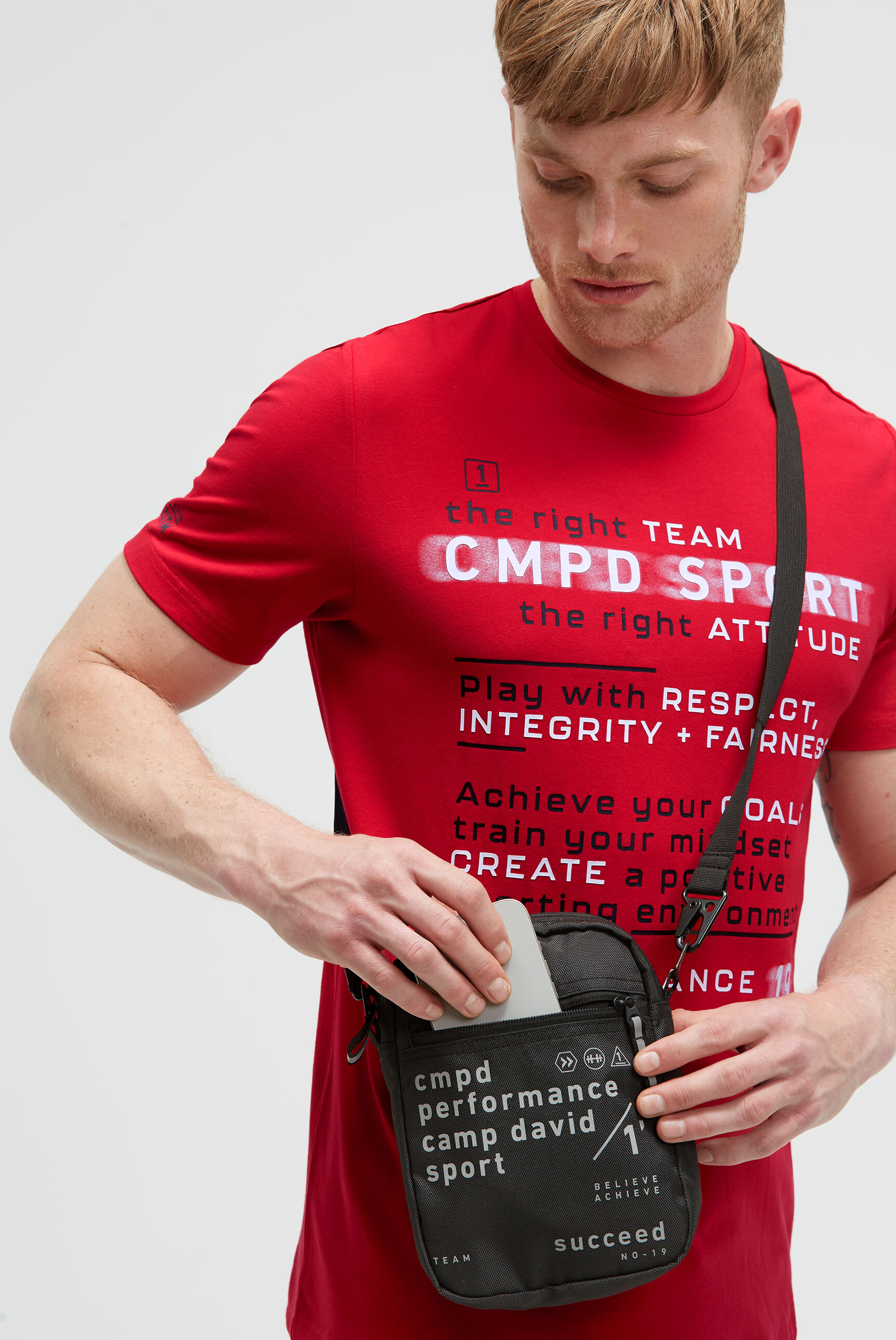 Thumbnail - CAMP DAVID Umhängetasche mit reflektierendem Label Print