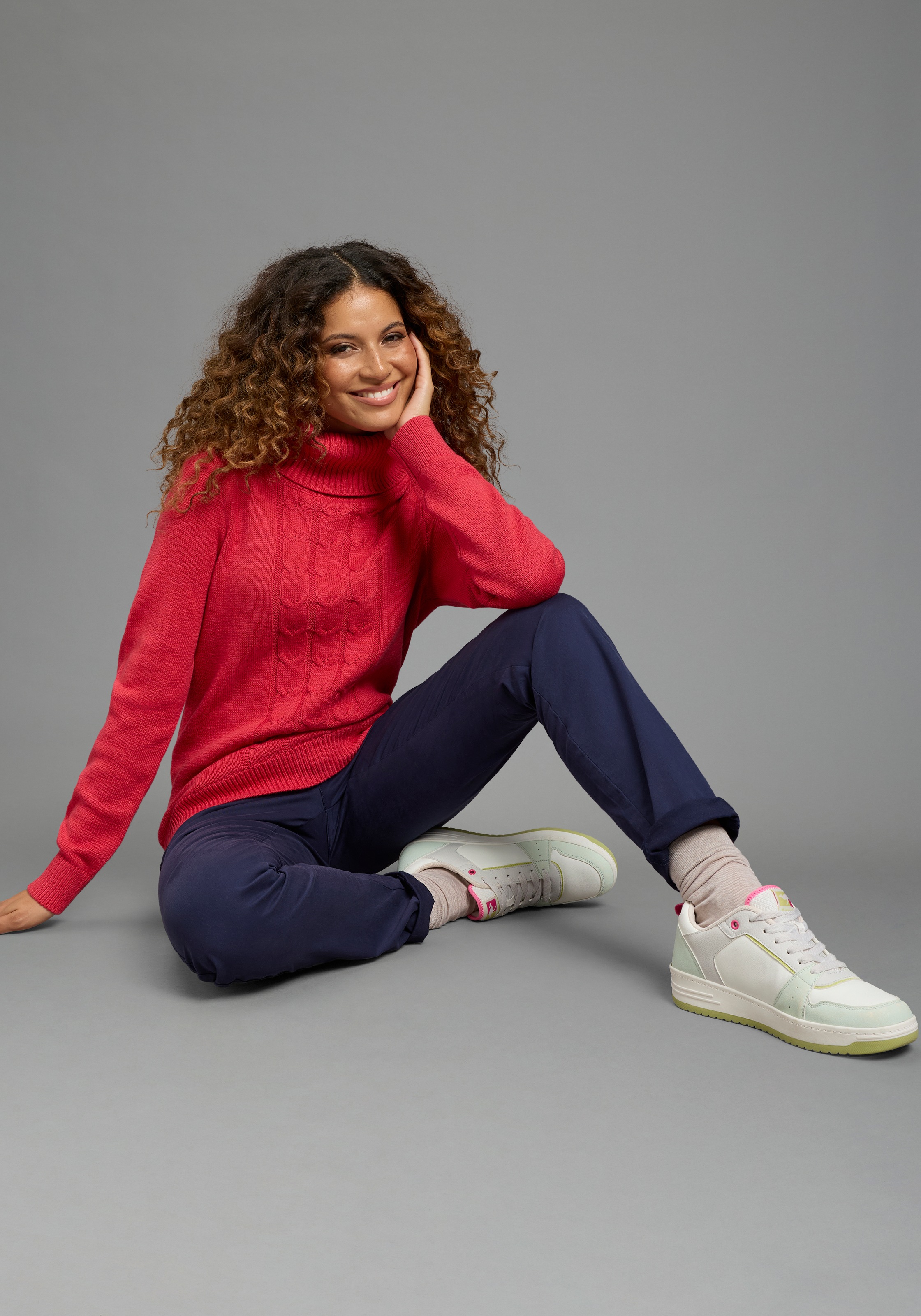 KangaROOS Rollkragenpullover aus Strick, mit hüftbedeckender Länge, figurumspielende Passform