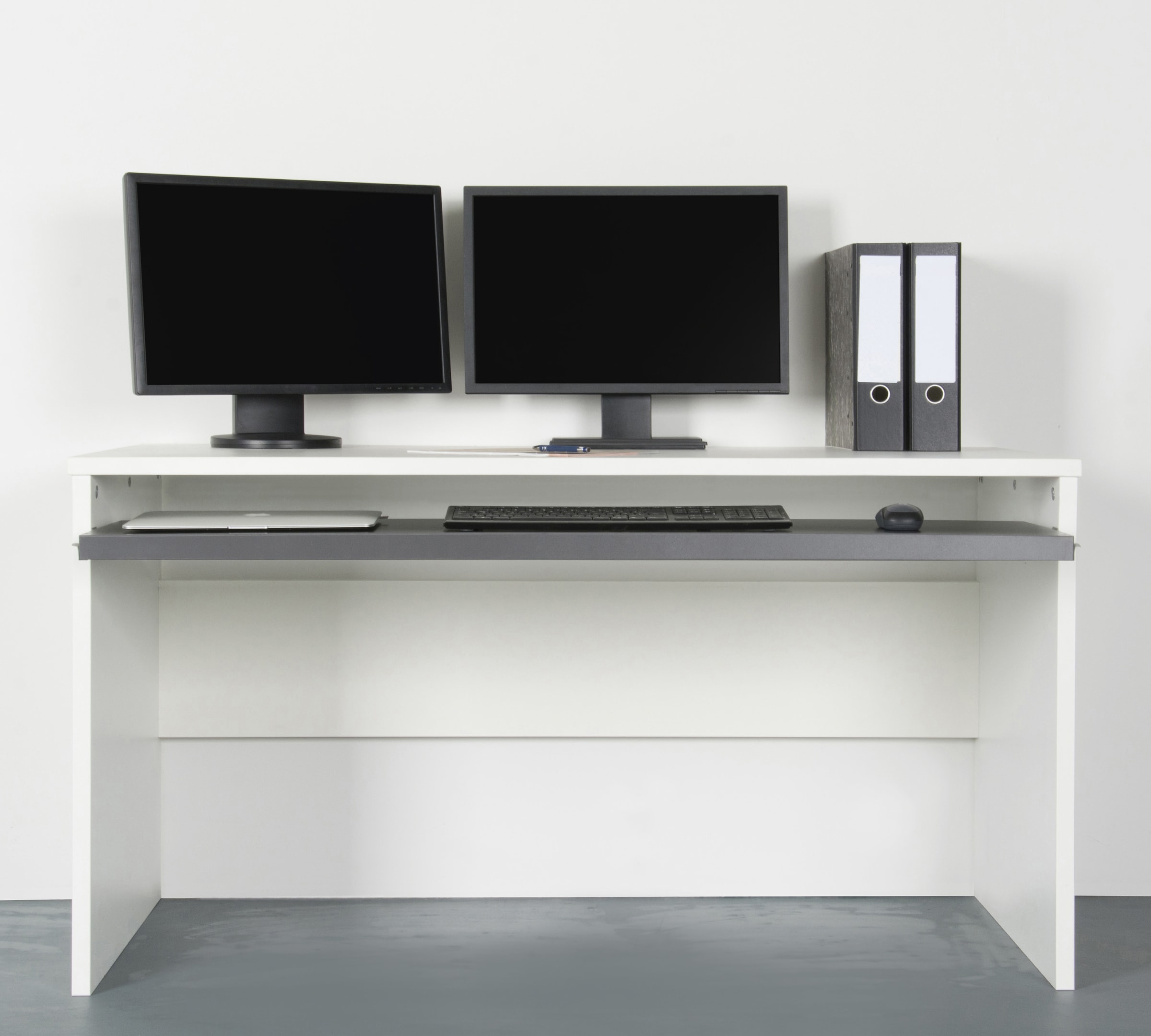 VOGL Möbelfabrik Schreibtisch »Barrie«, 2-farbiger Tablarauszug, Breite 137 cm, Made in Germany