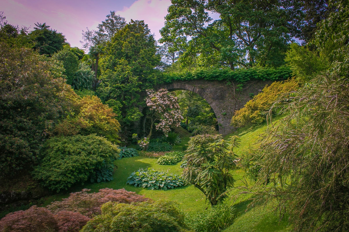 Papermoon Fototapete »Neblige Berge«