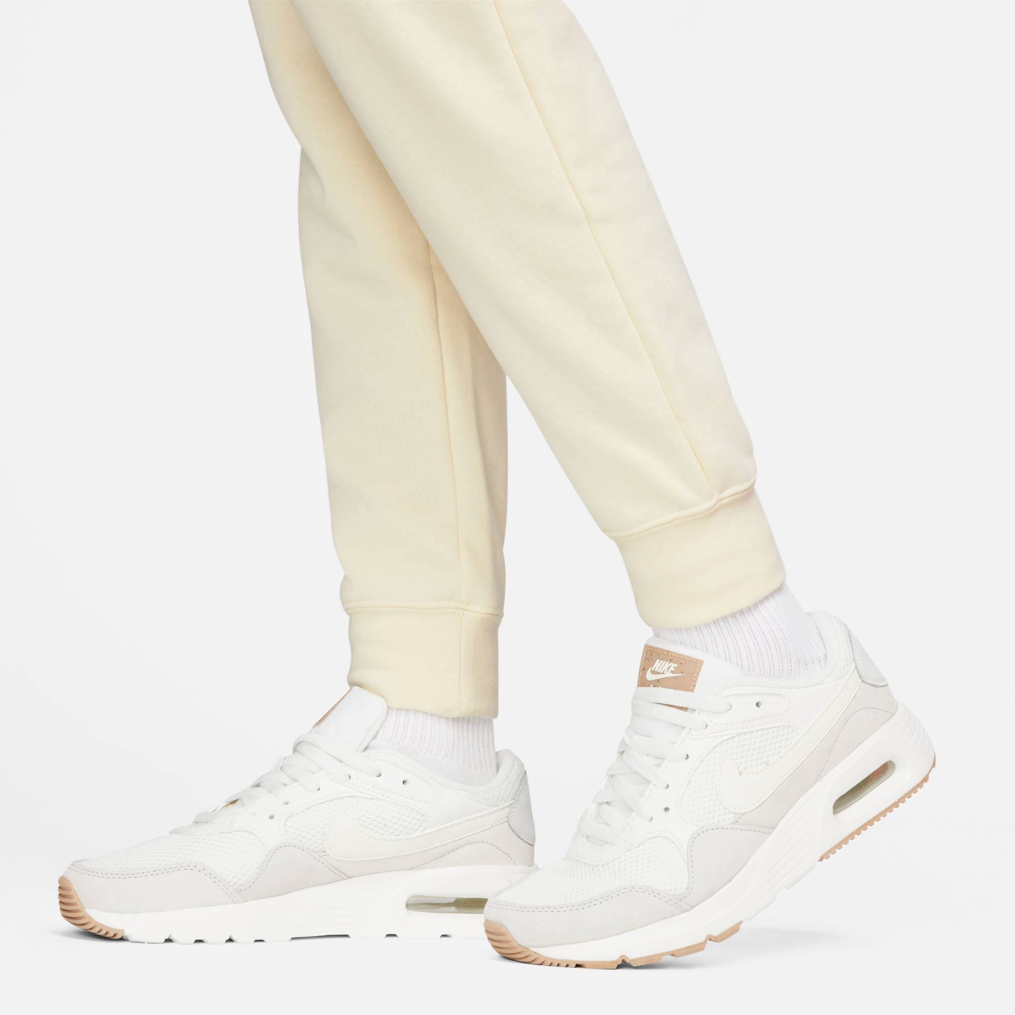 Nike Sportswear Jogginghose »Club Fleece Women's Mid-Rise Slim Joggers«, weiches Fleecematerial